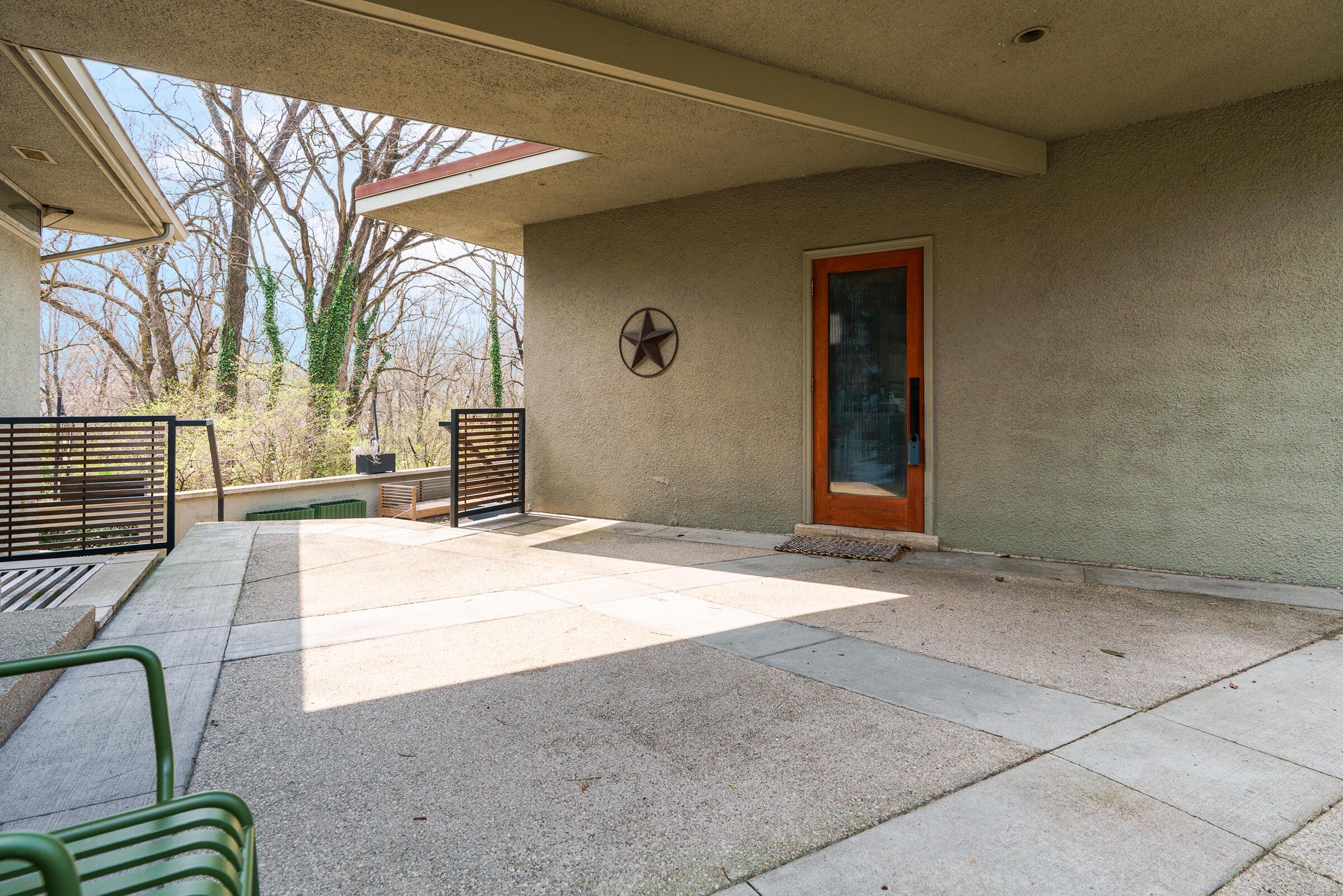 2837 Canterbury Lane