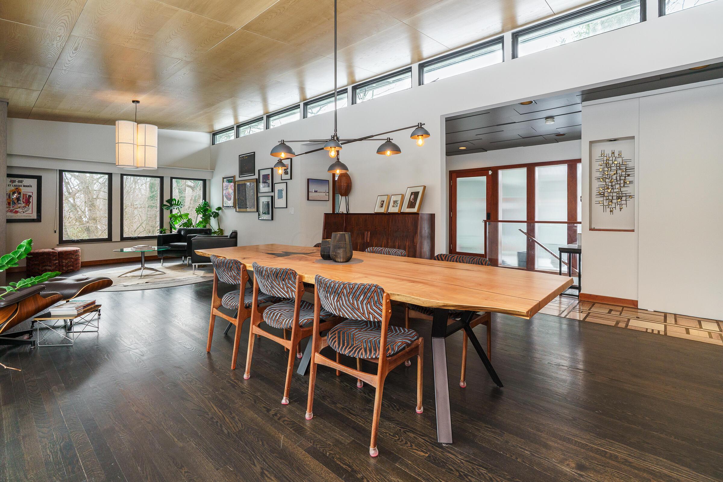 2837 Canterbury Lane