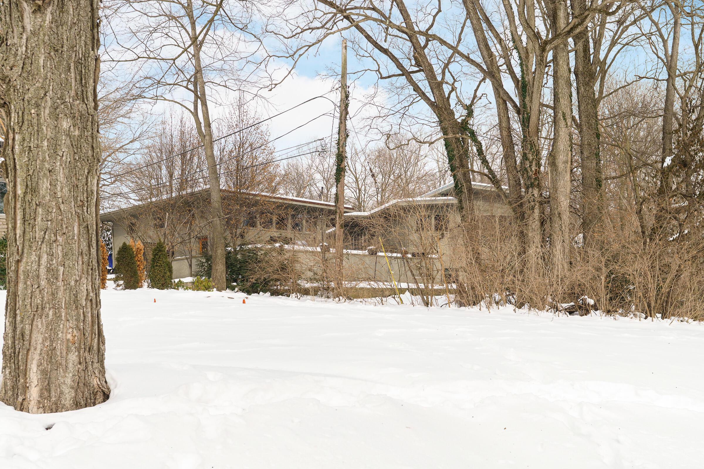 2837 Canterbury Lane