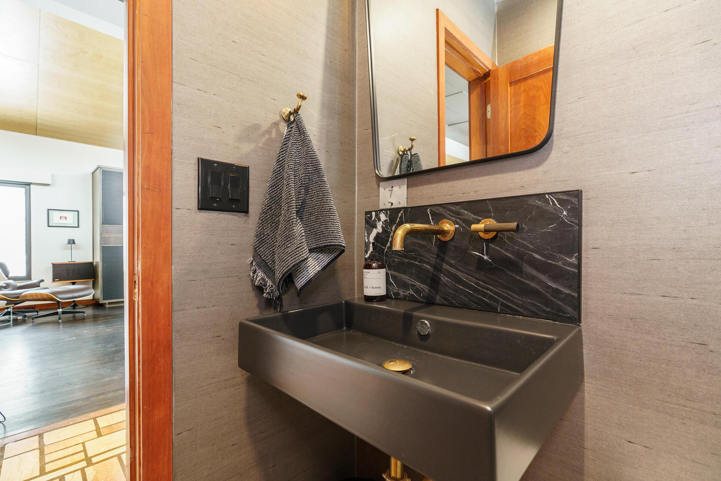 2837 Canterbury Lane