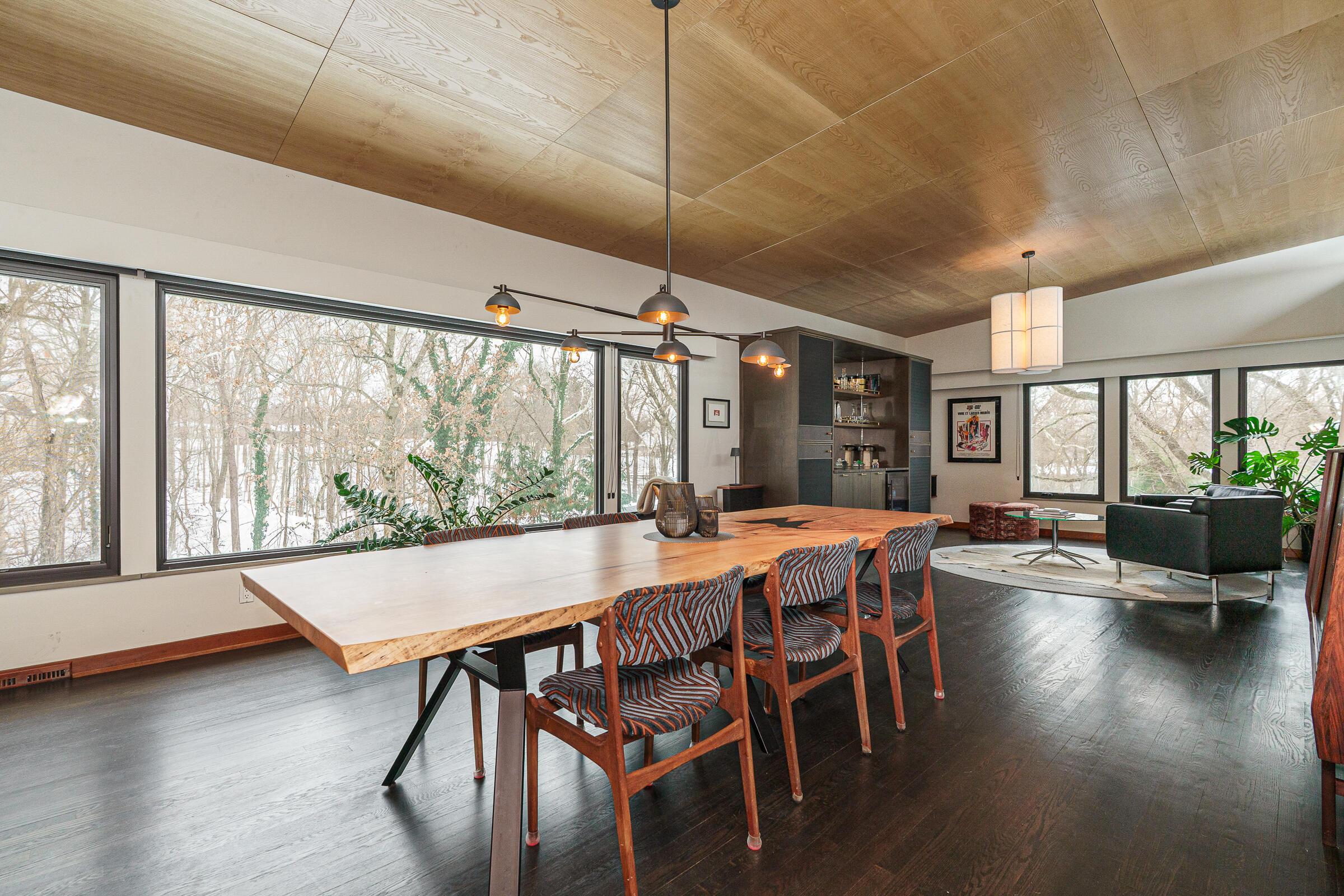 2837 Canterbury Lane