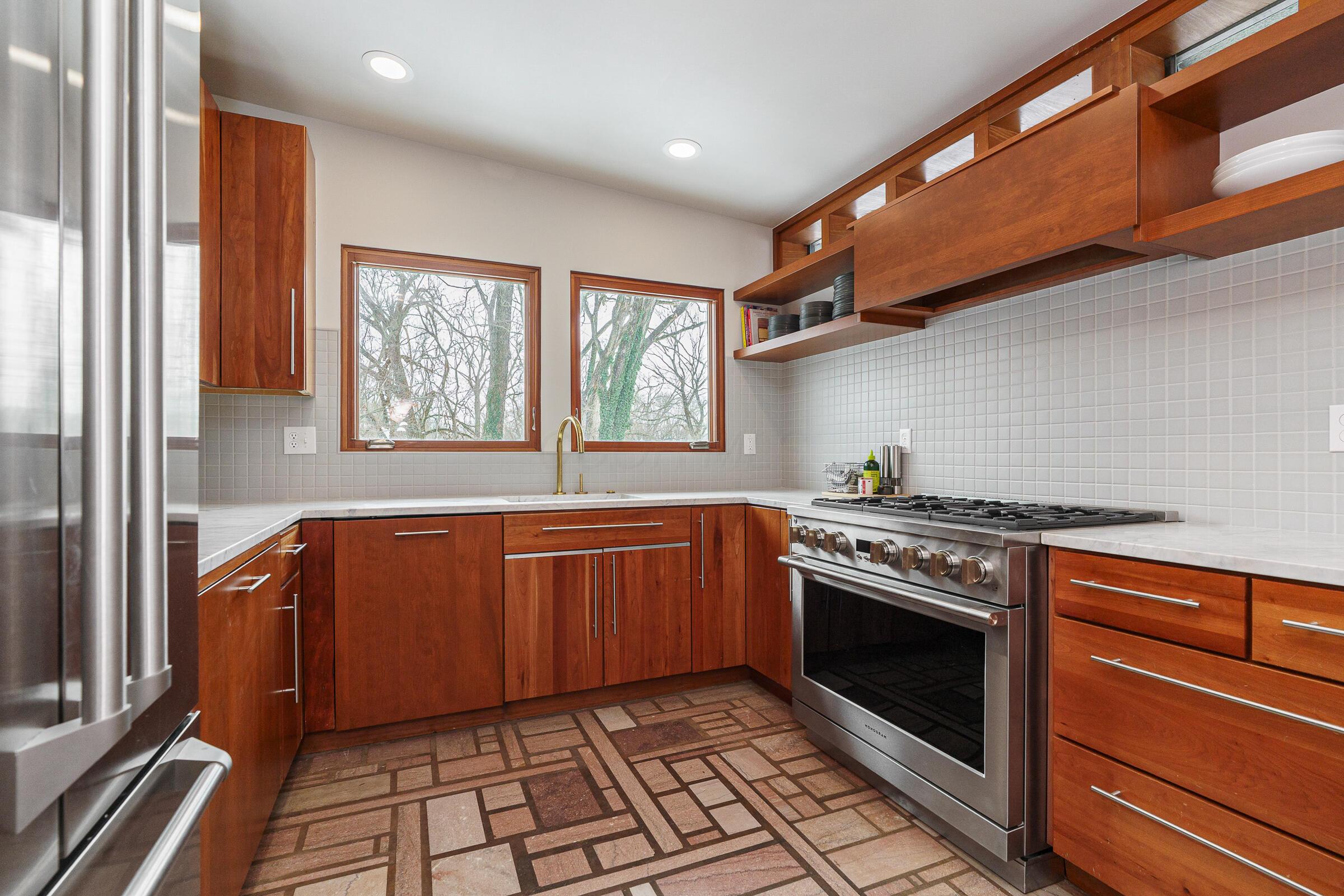 2837 Canterbury Lane