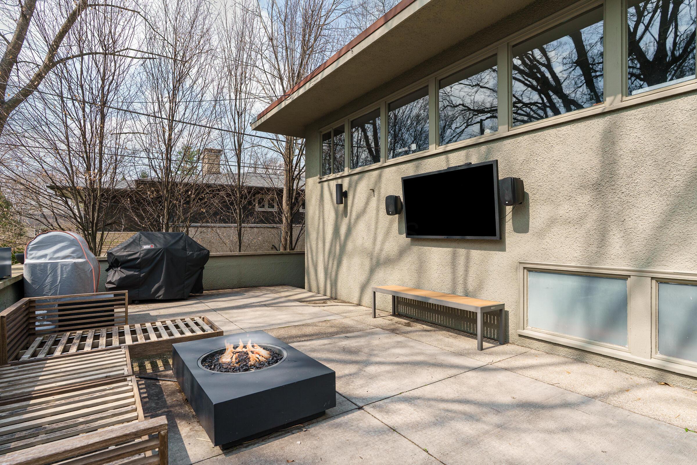 2837 Canterbury Lane