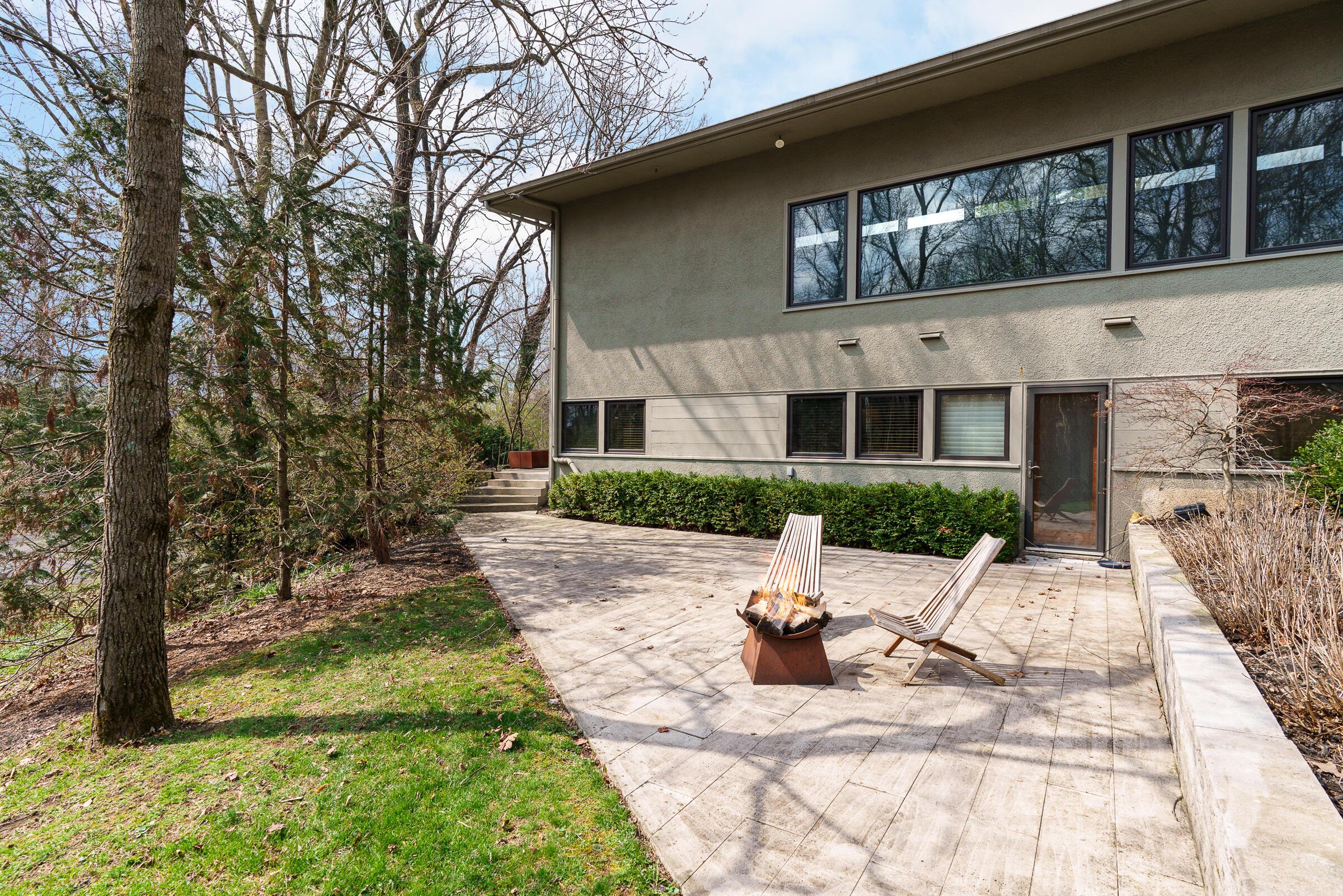 2837 Canterbury Lane