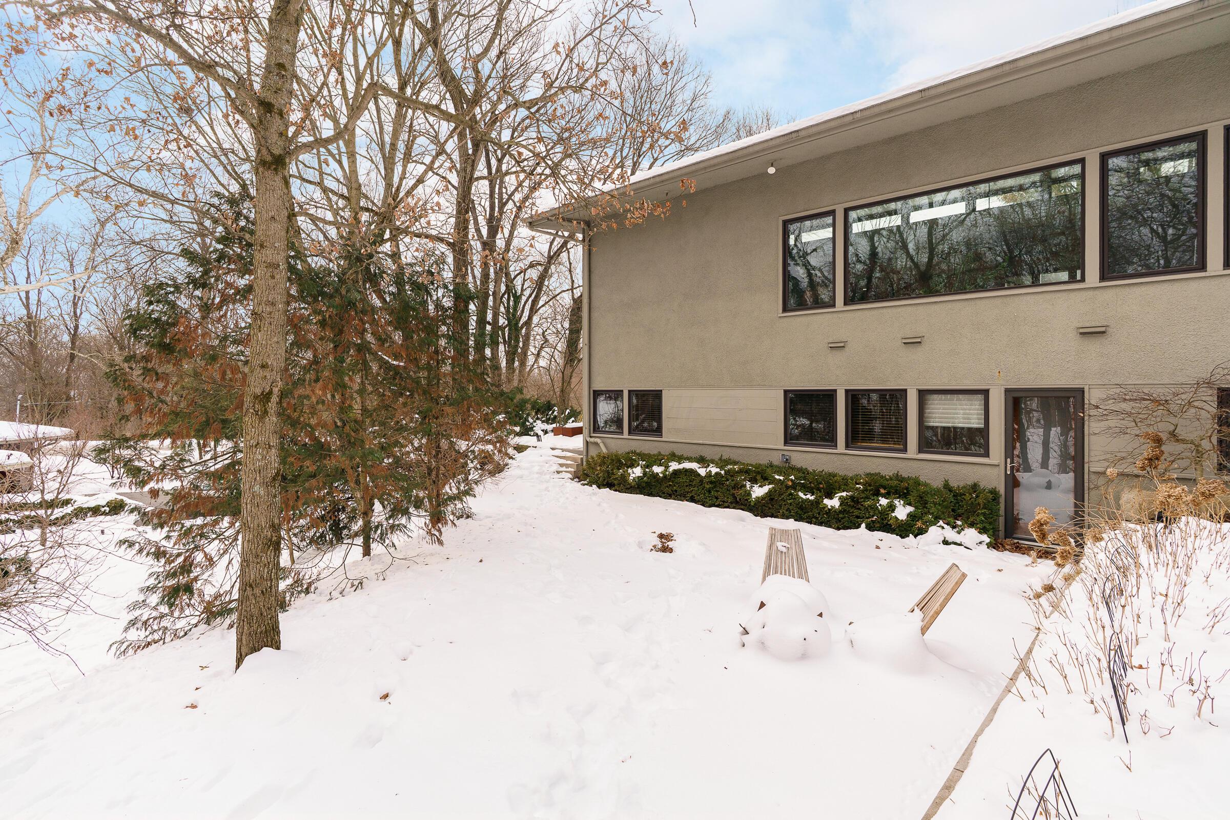 2837 Canterbury Lane