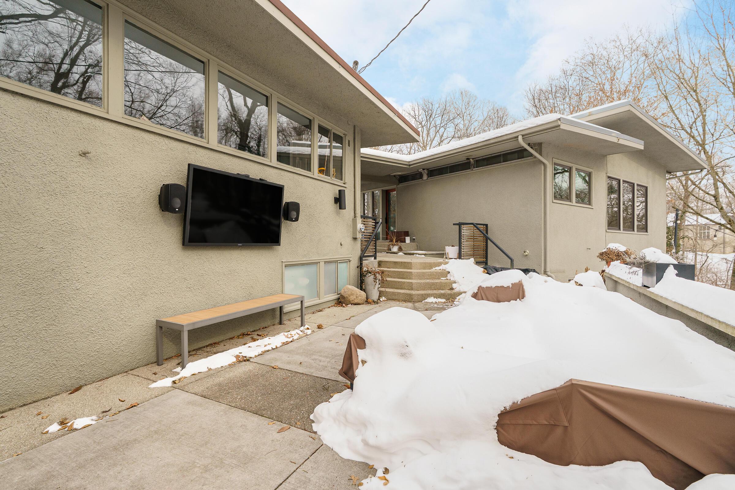 2837 Canterbury Lane