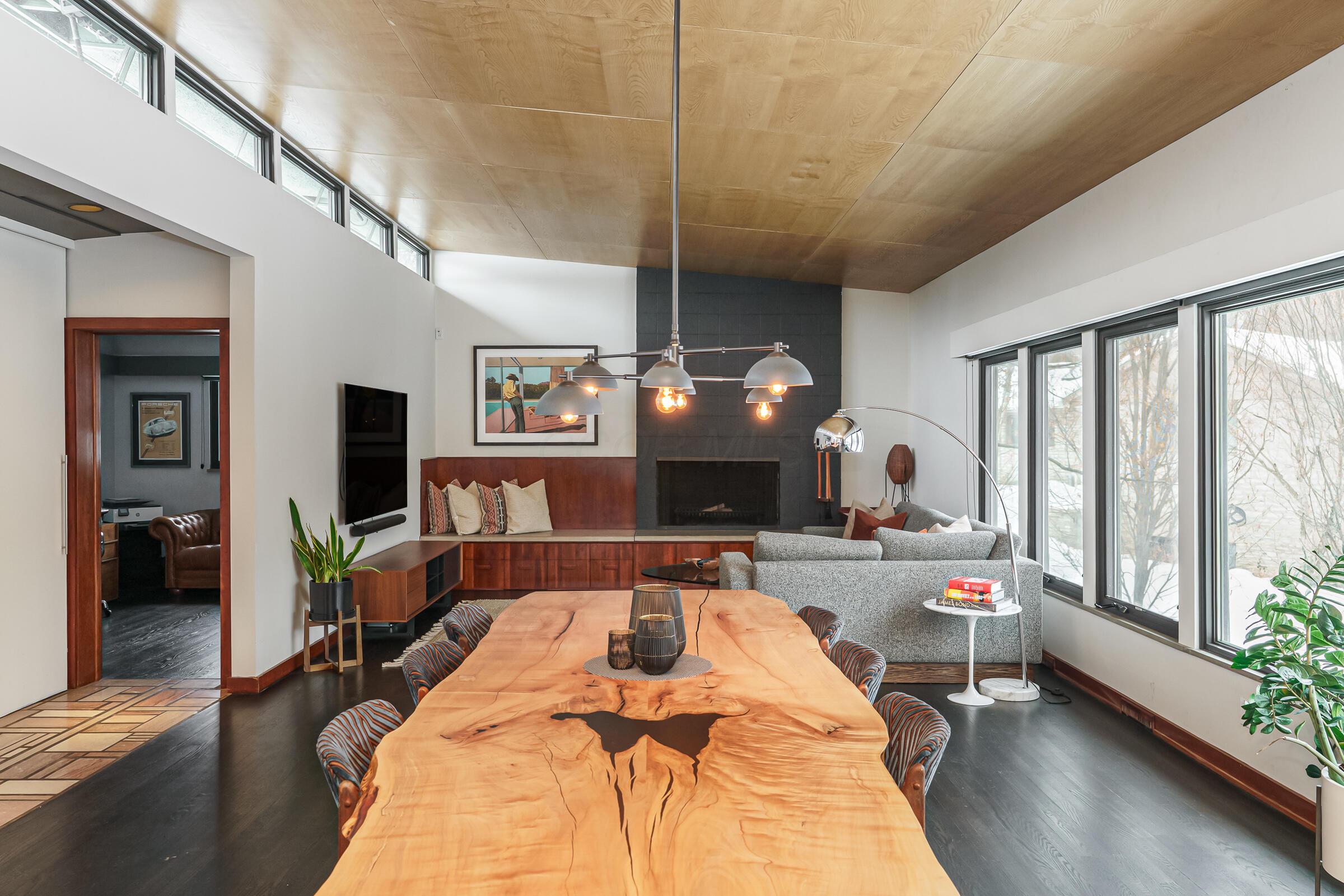 2837 Canterbury Lane