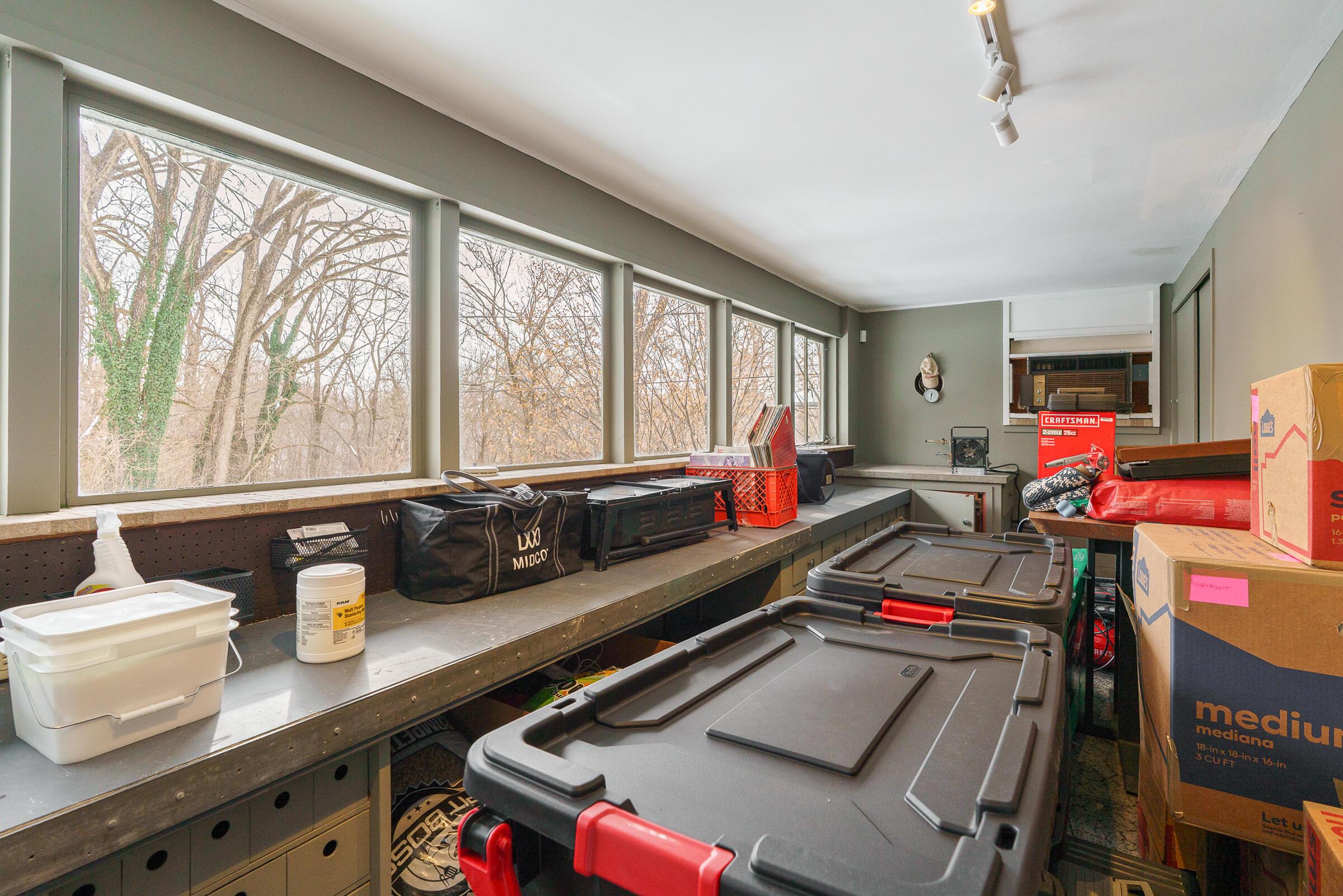 2837 Canterbury Lane