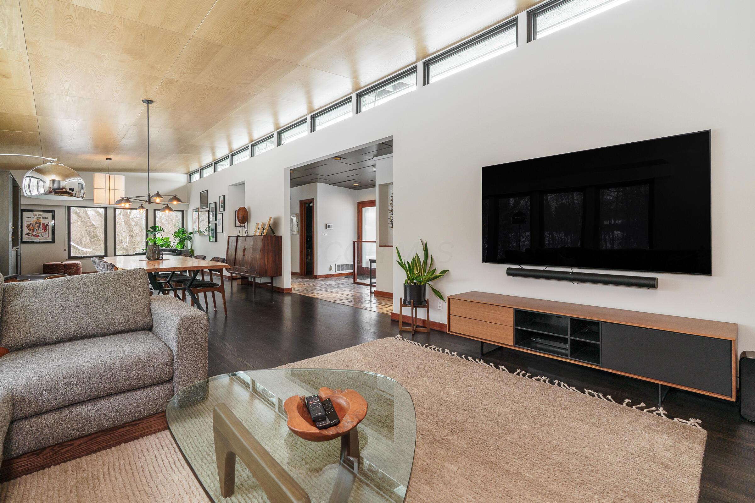 2837 Canterbury Lane