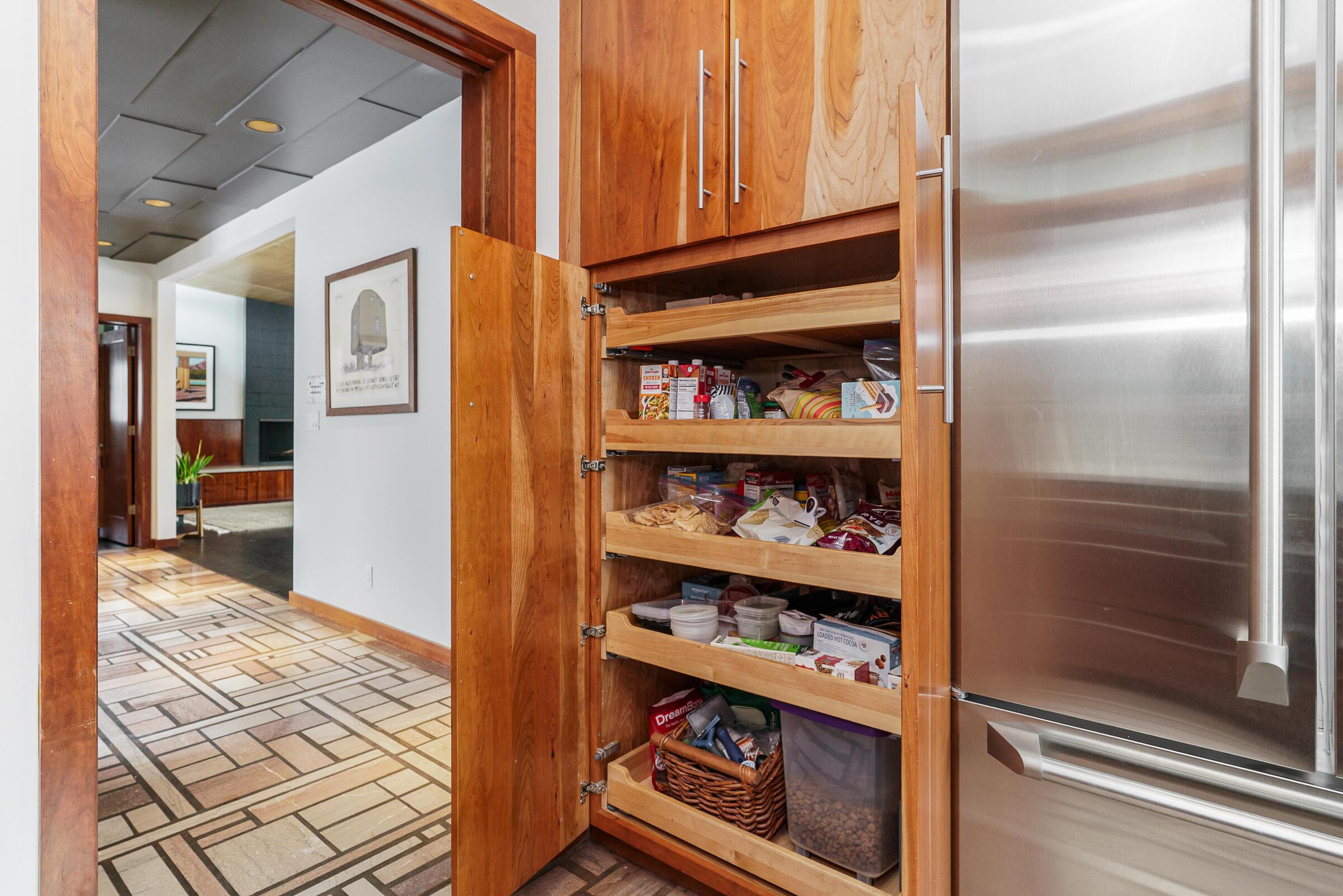 2837 Canterbury Lane