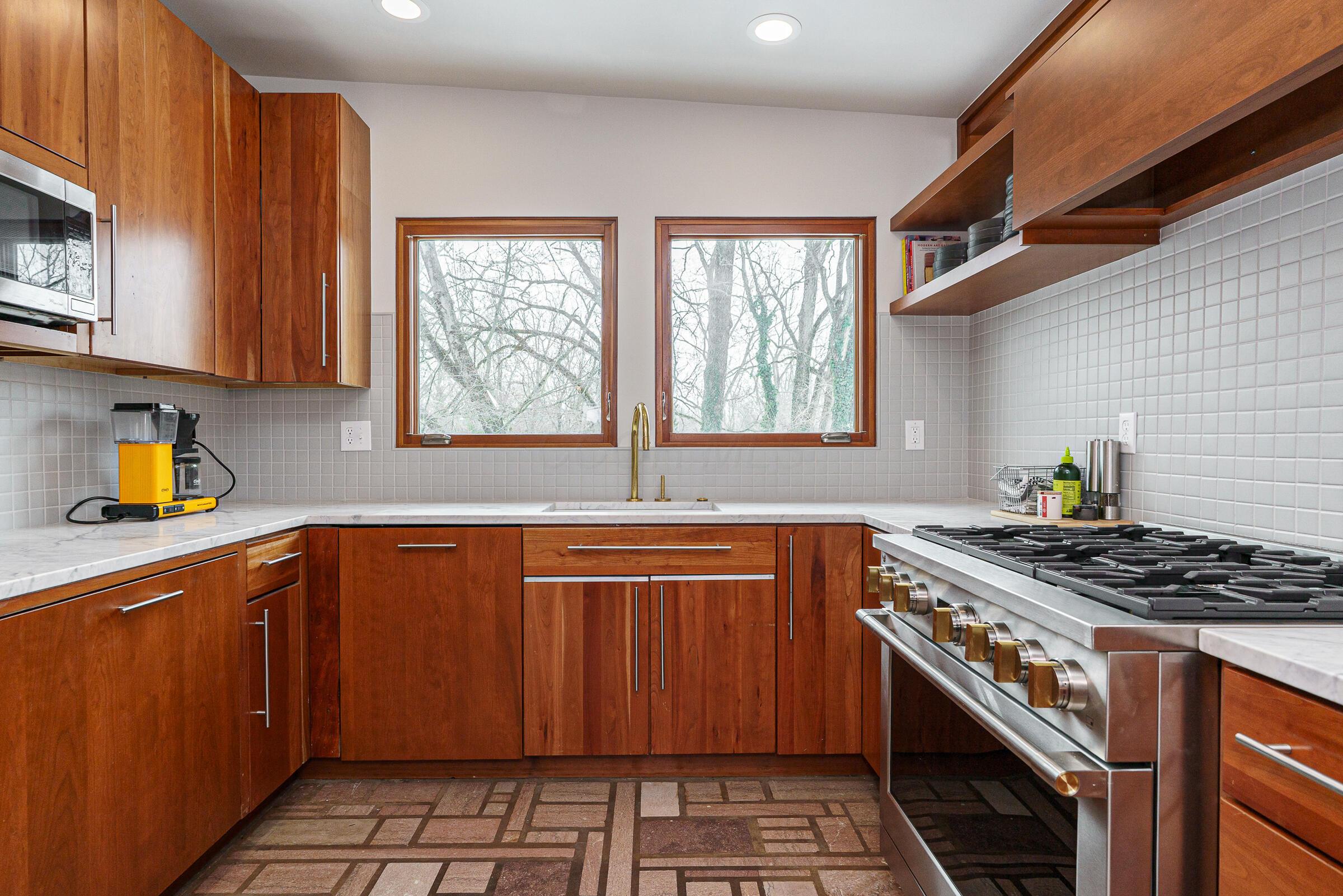 2837 Canterbury Lane