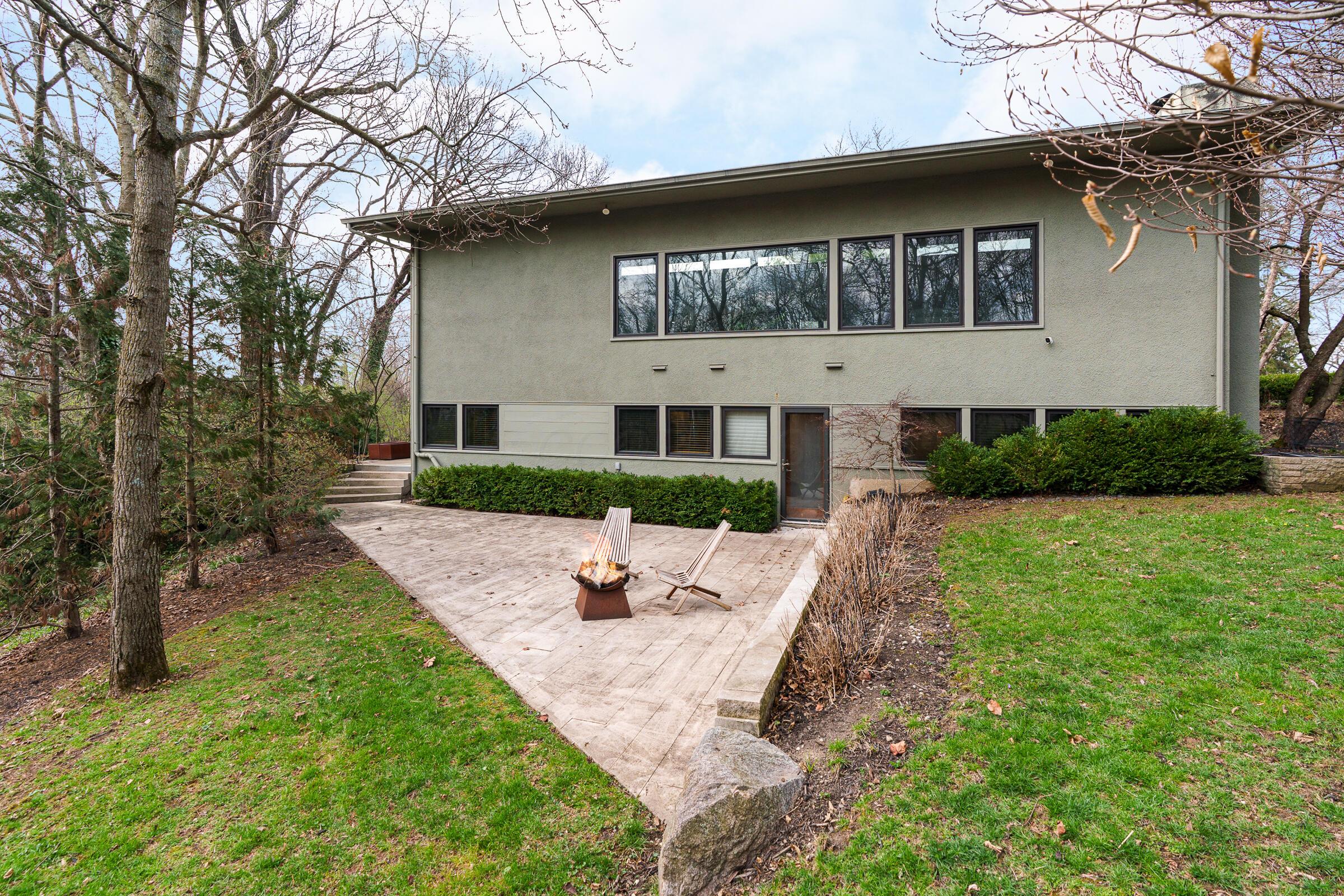 2837 Canterbury Lane