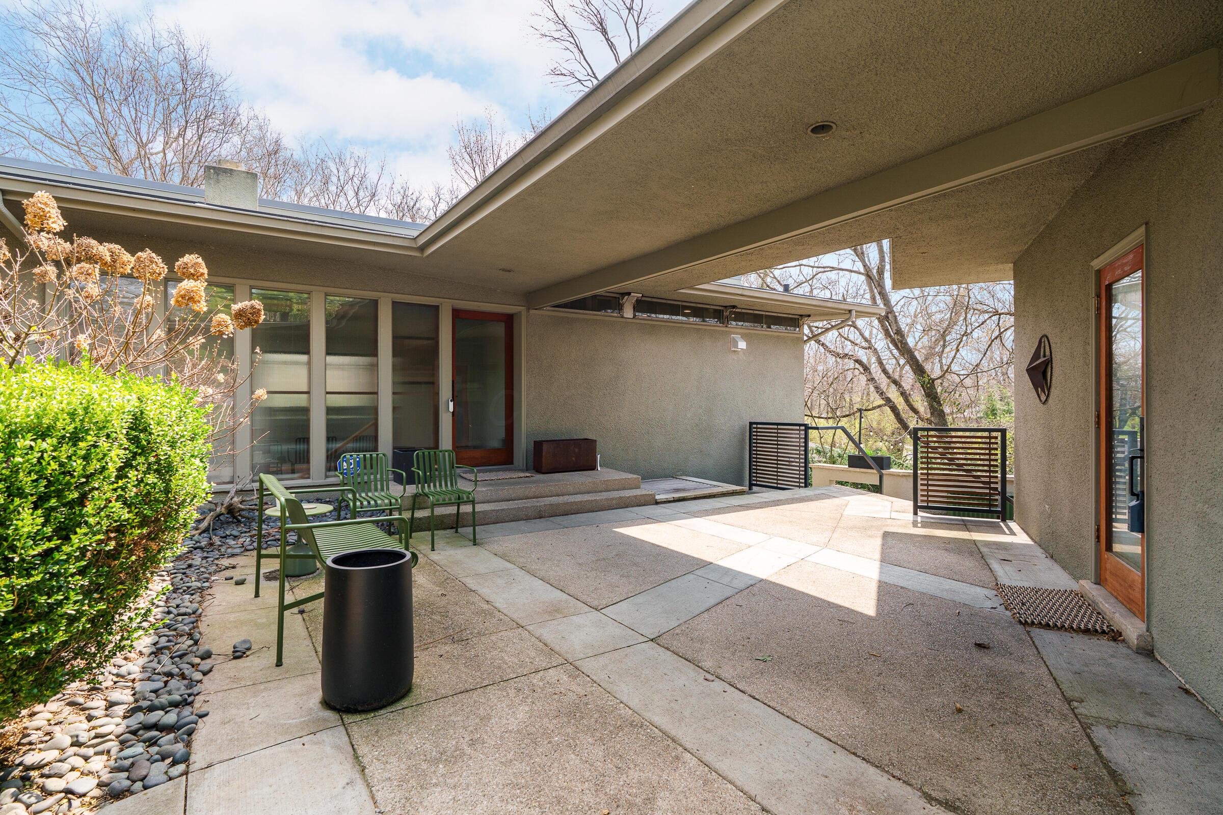 2837 Canterbury Lane