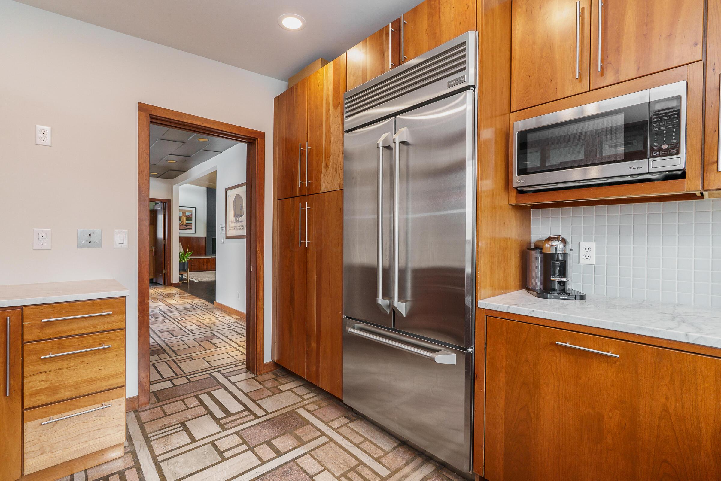 2837 Canterbury Lane