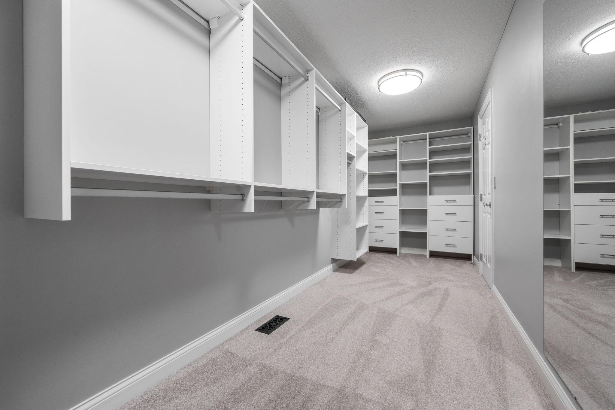 6573 Spinnaker Drive