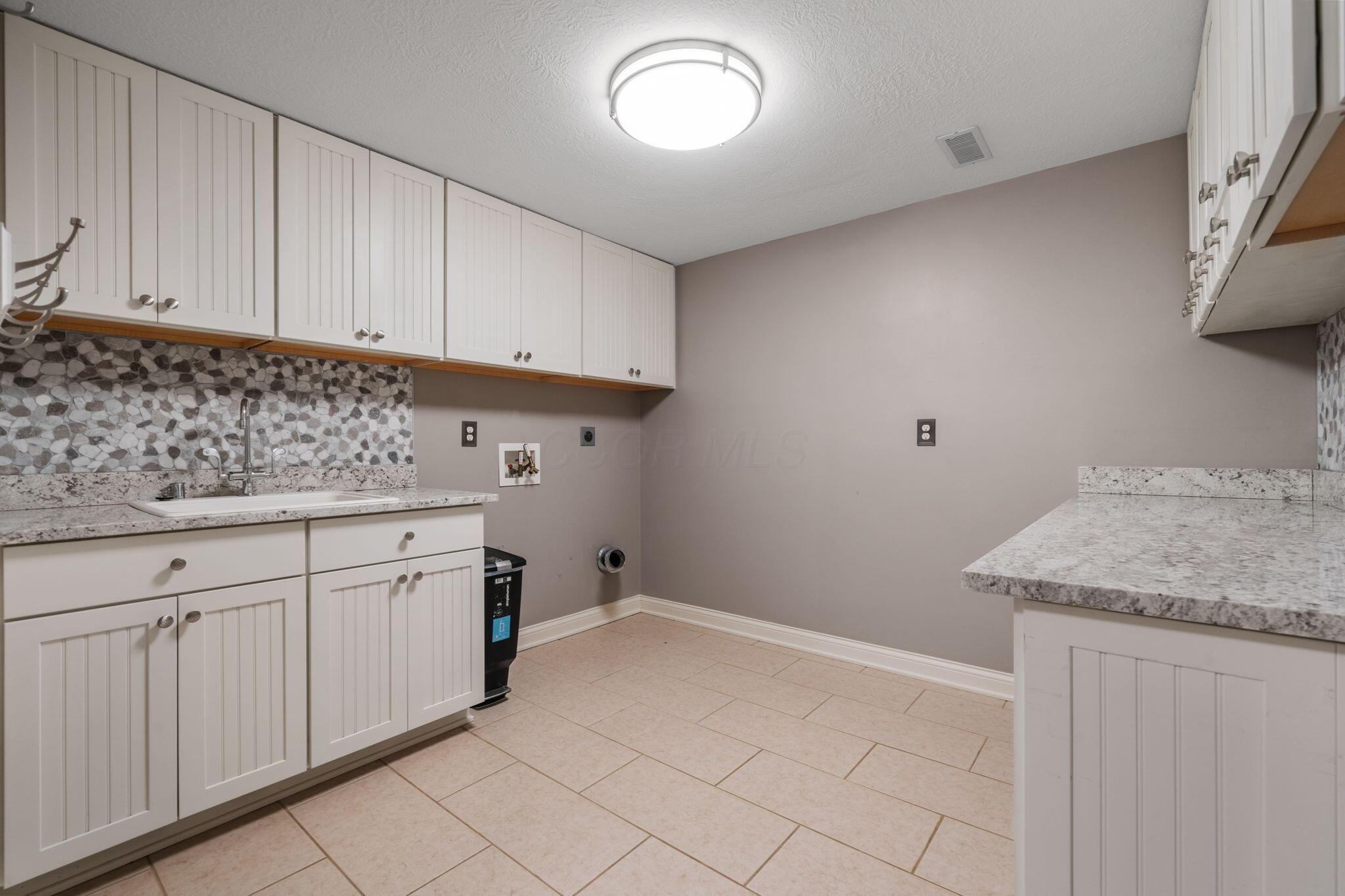 6573 Spinnaker Drive