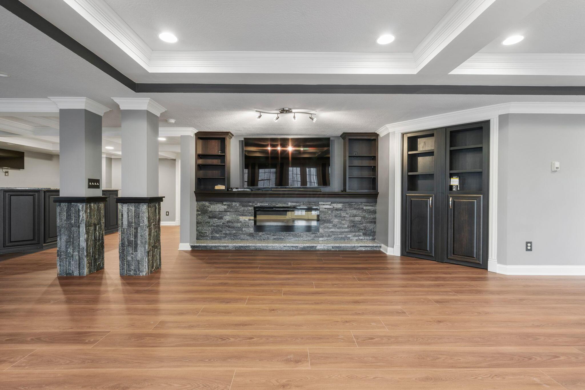 6573 Spinnaker Drive