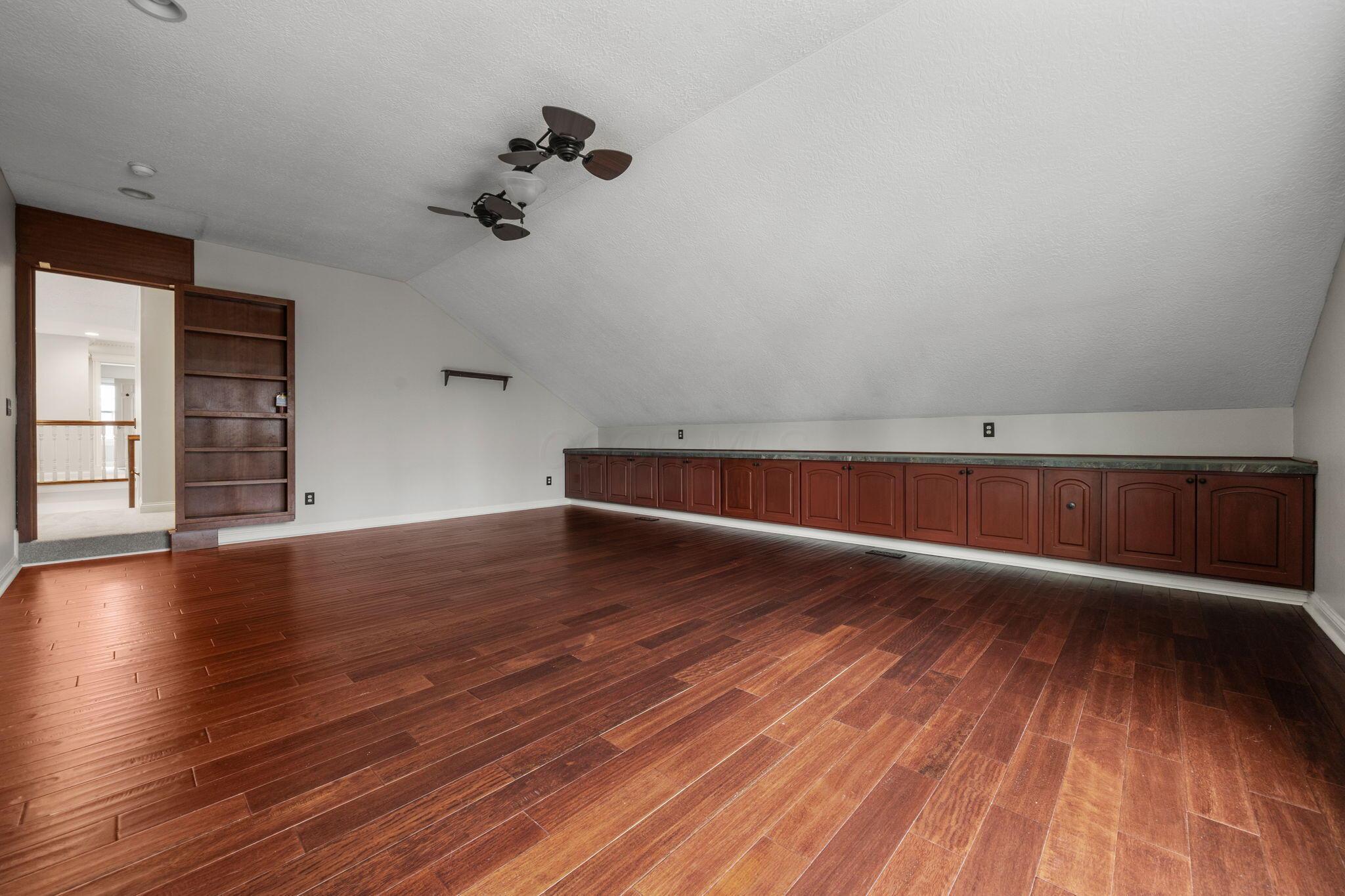 6573 Spinnaker Drive