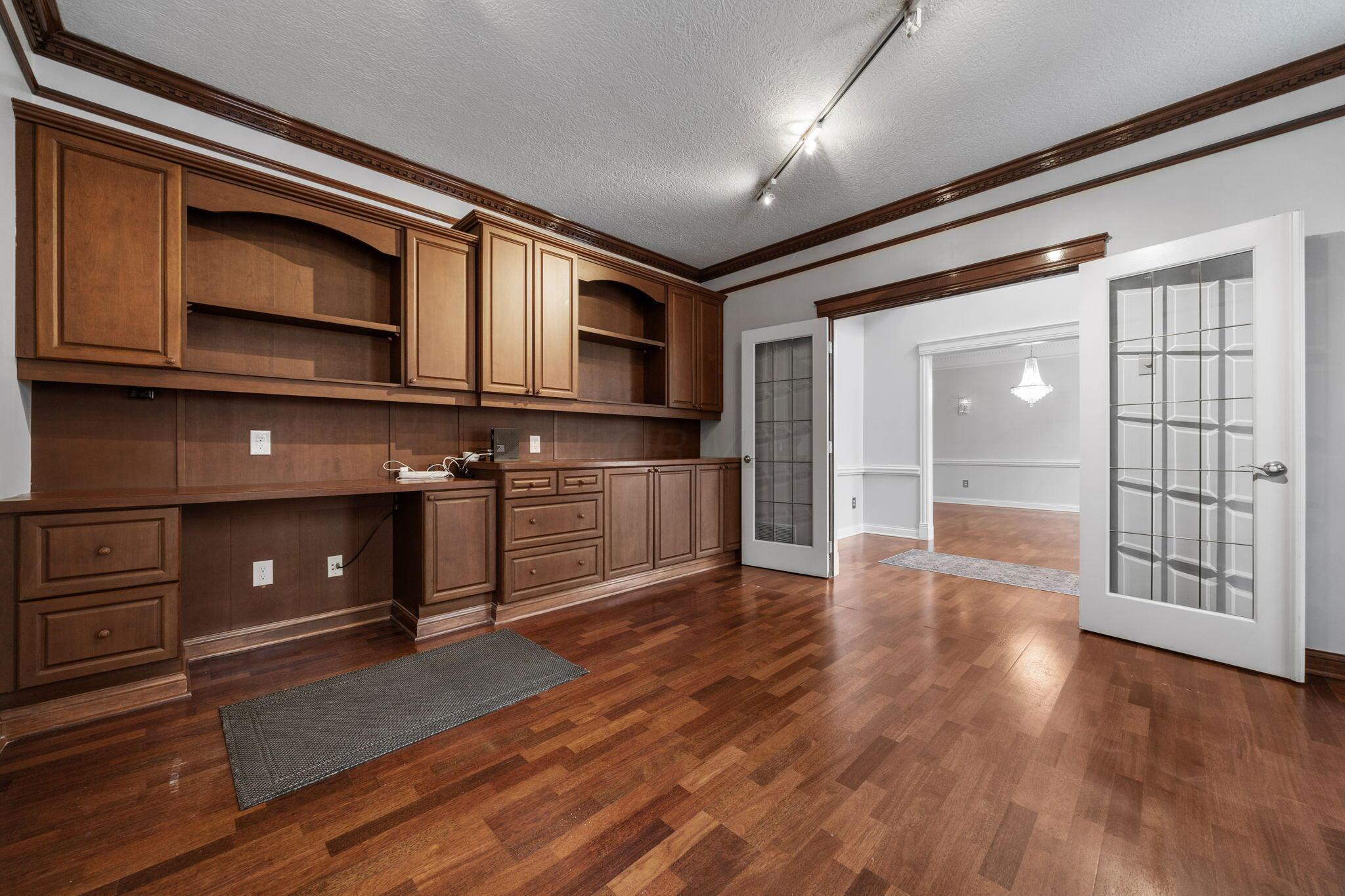 6573 Spinnaker Drive