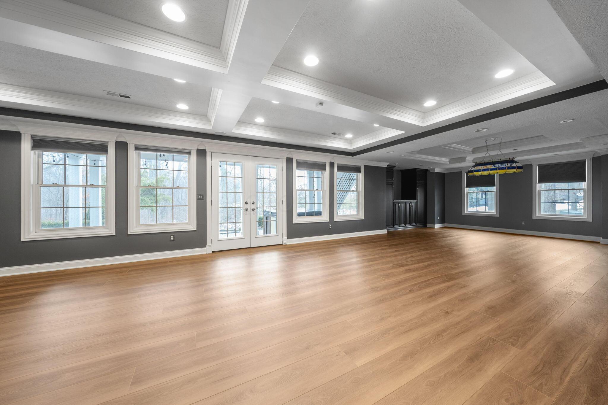 6573 Spinnaker Drive