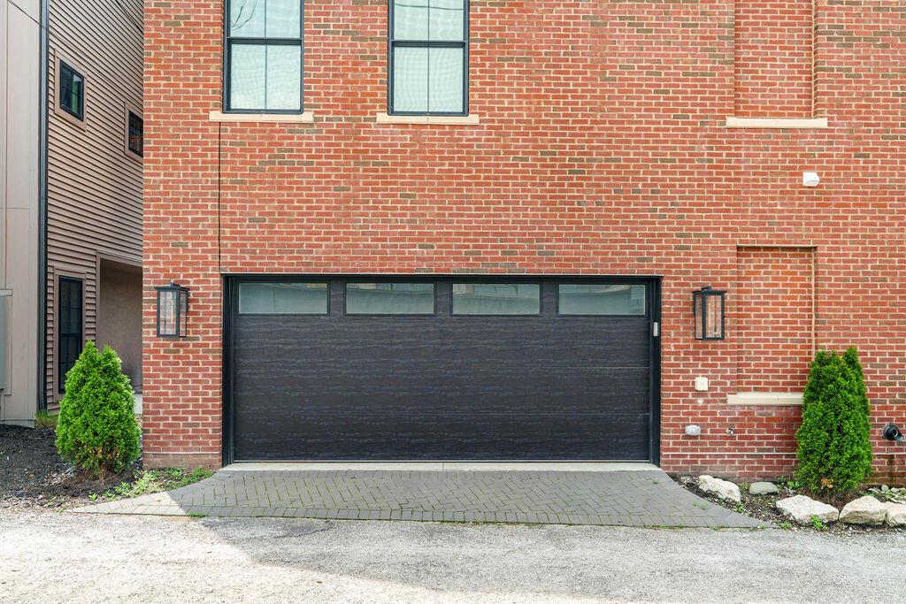 564 Lathrop Street