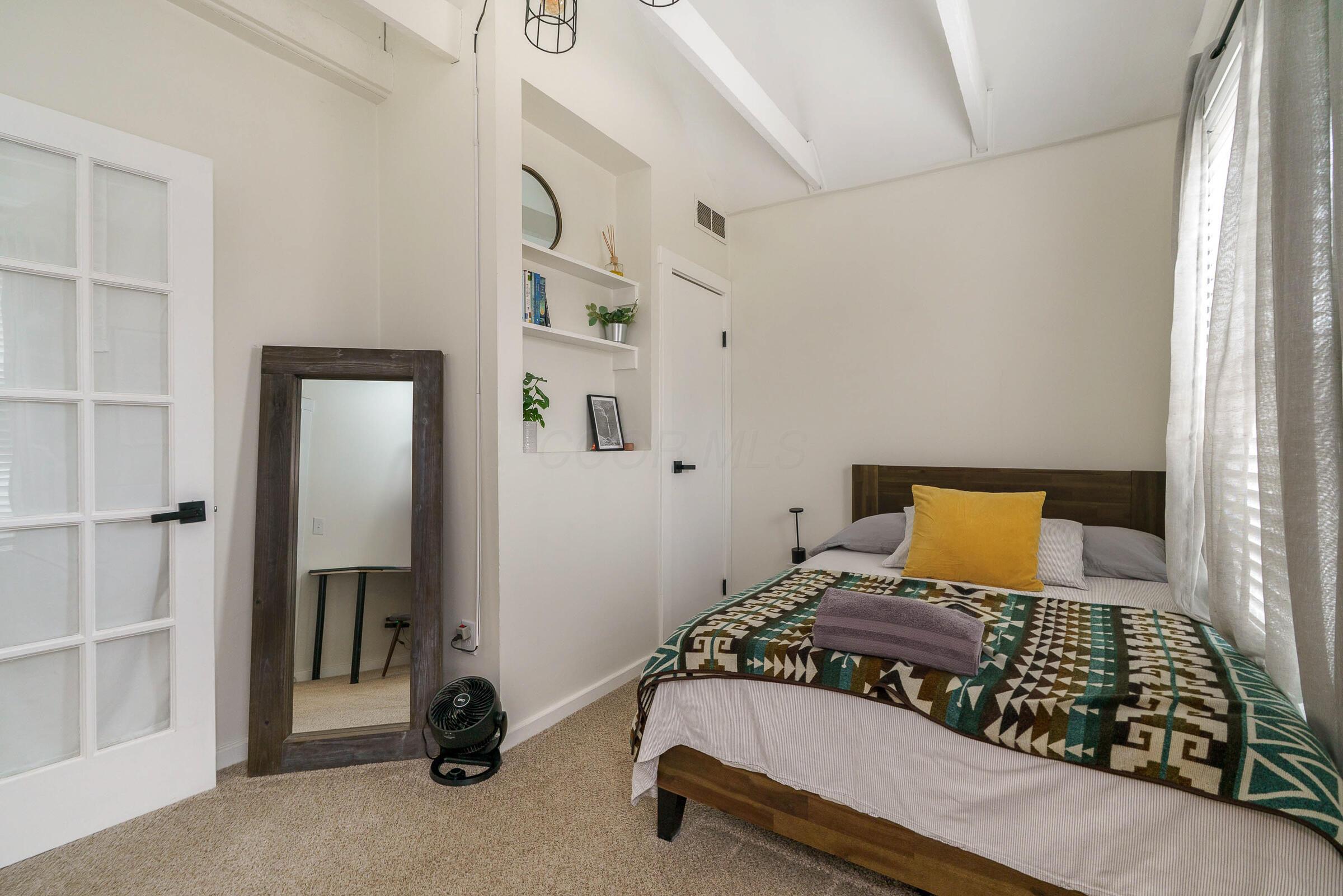 795 Mohawk Street, B