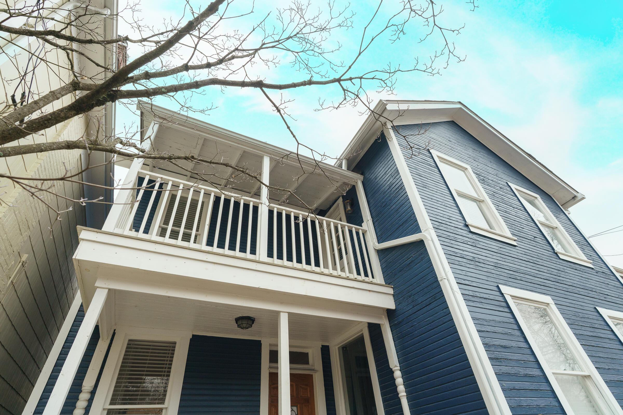 795 Mohawk Street, B