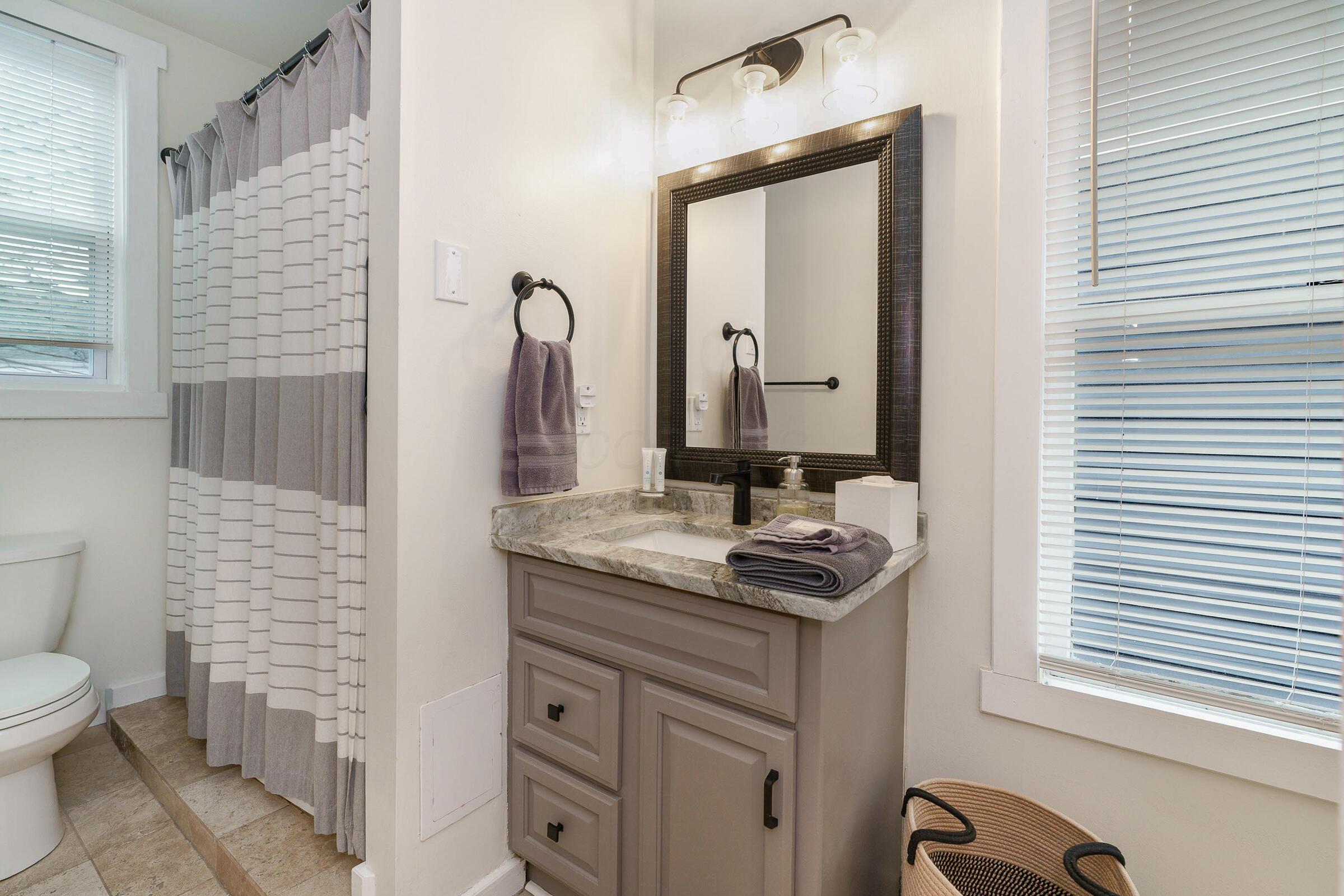 795 Mohawk Street, B