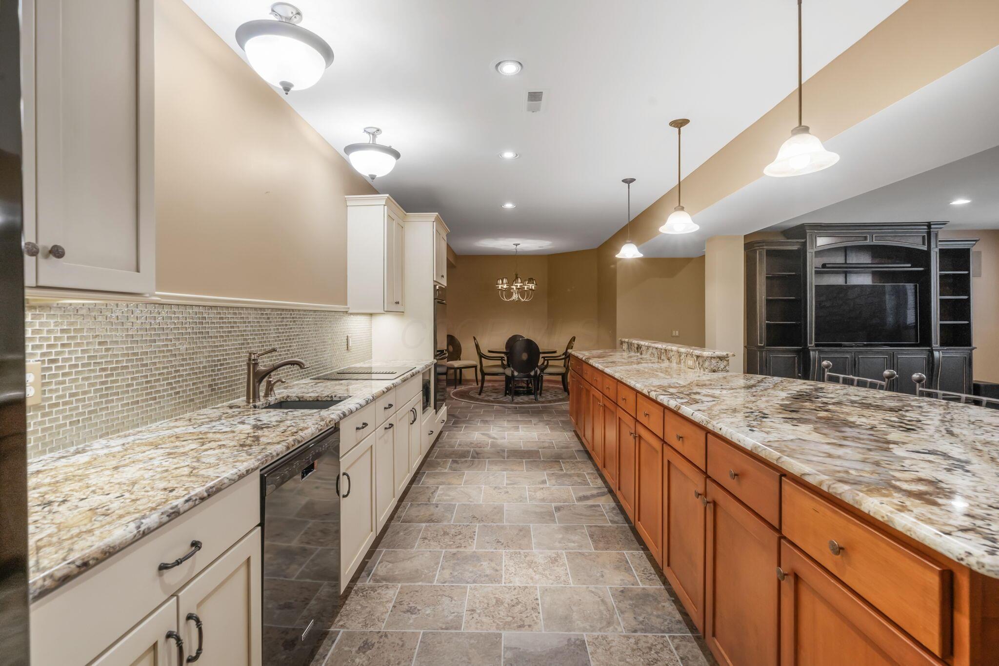 7871 Calverton Square