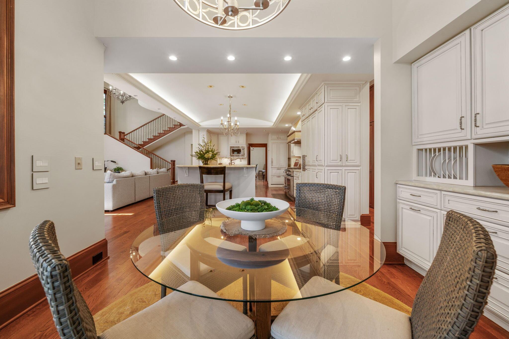 7871 Calverton Square