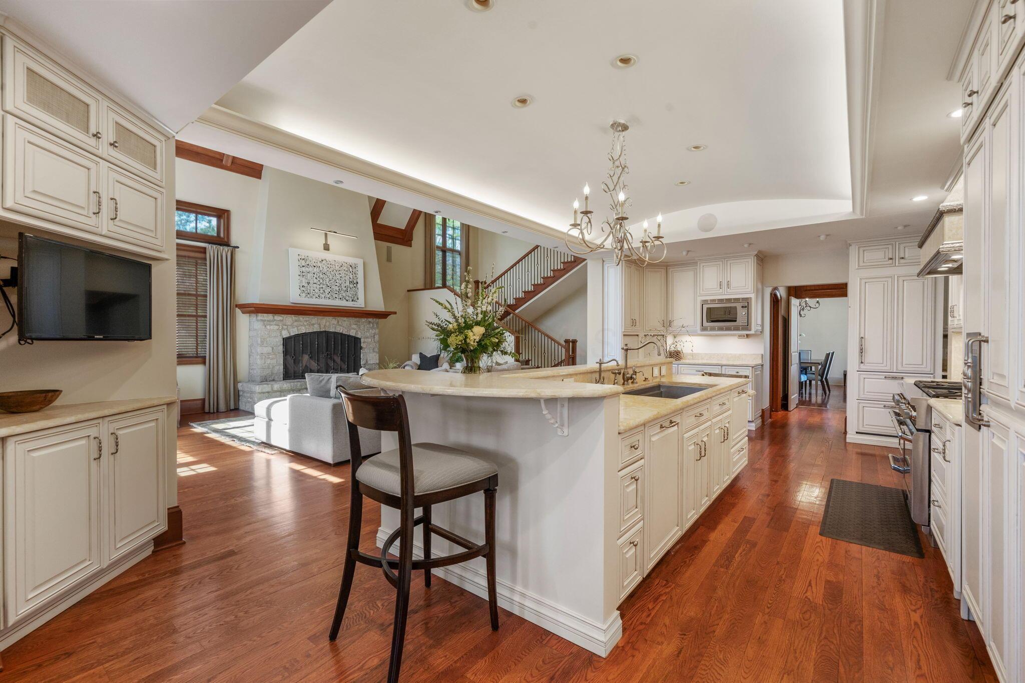 7871 Calverton Square