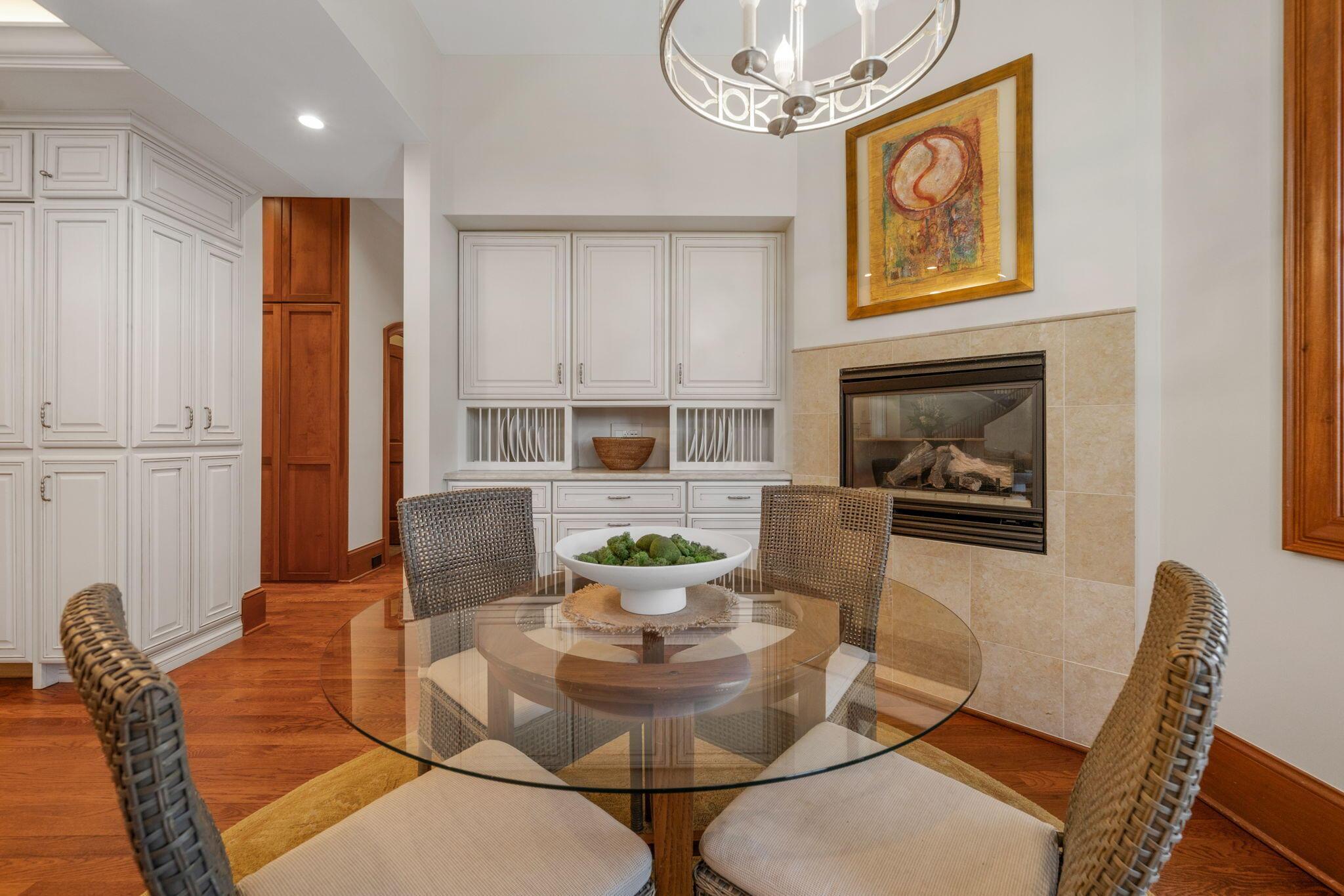 7871 Calverton Square