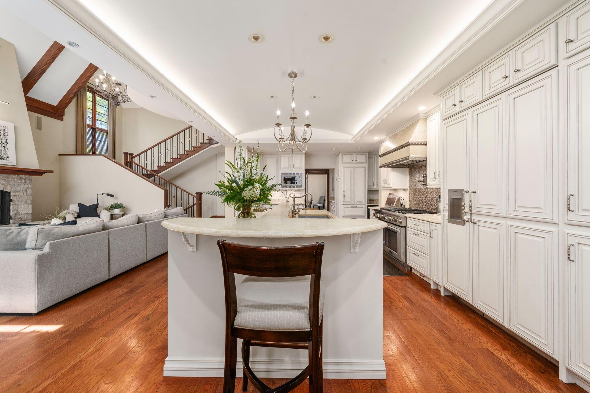 7871 Calverton Square