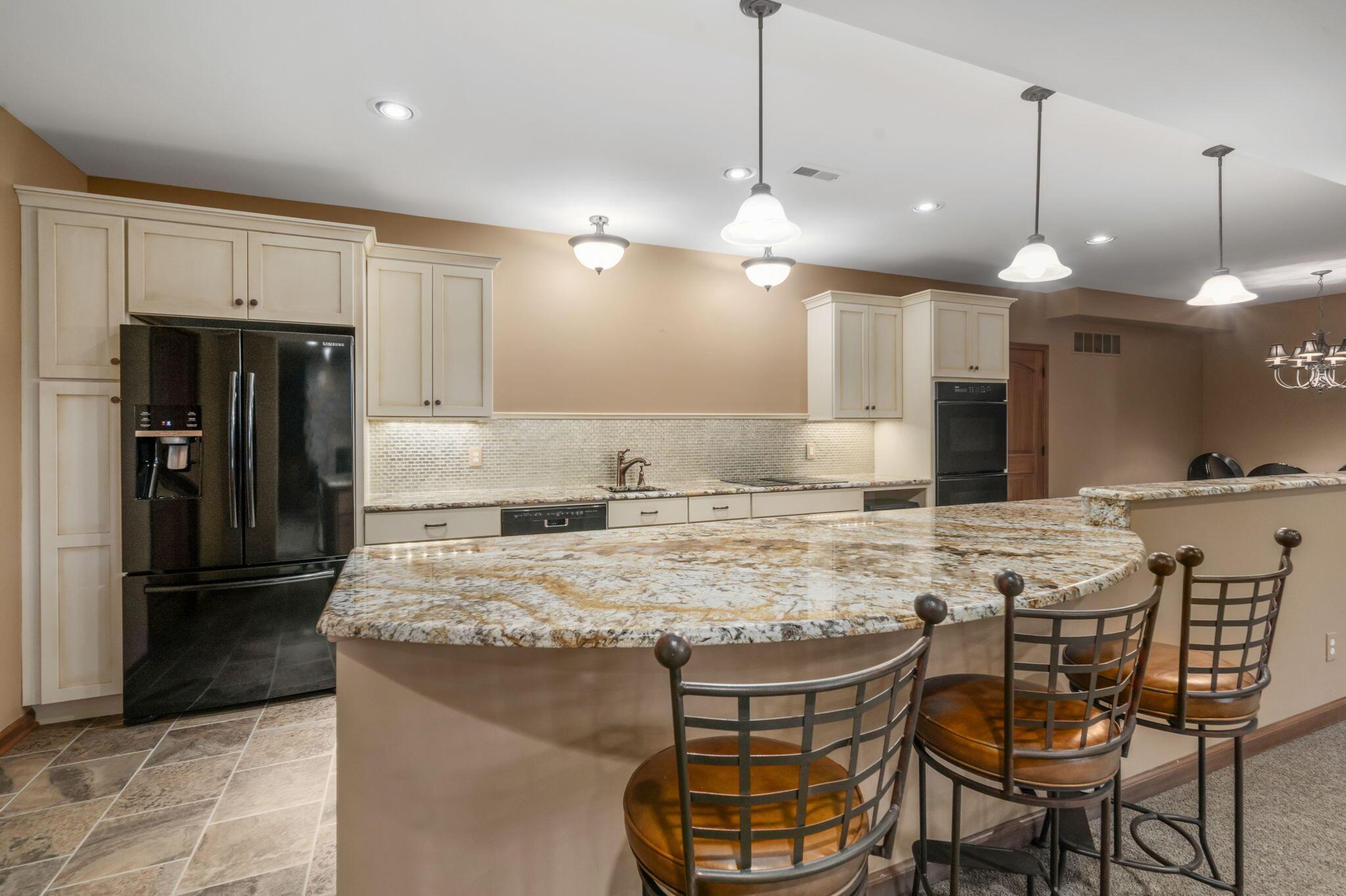 7871 Calverton Square