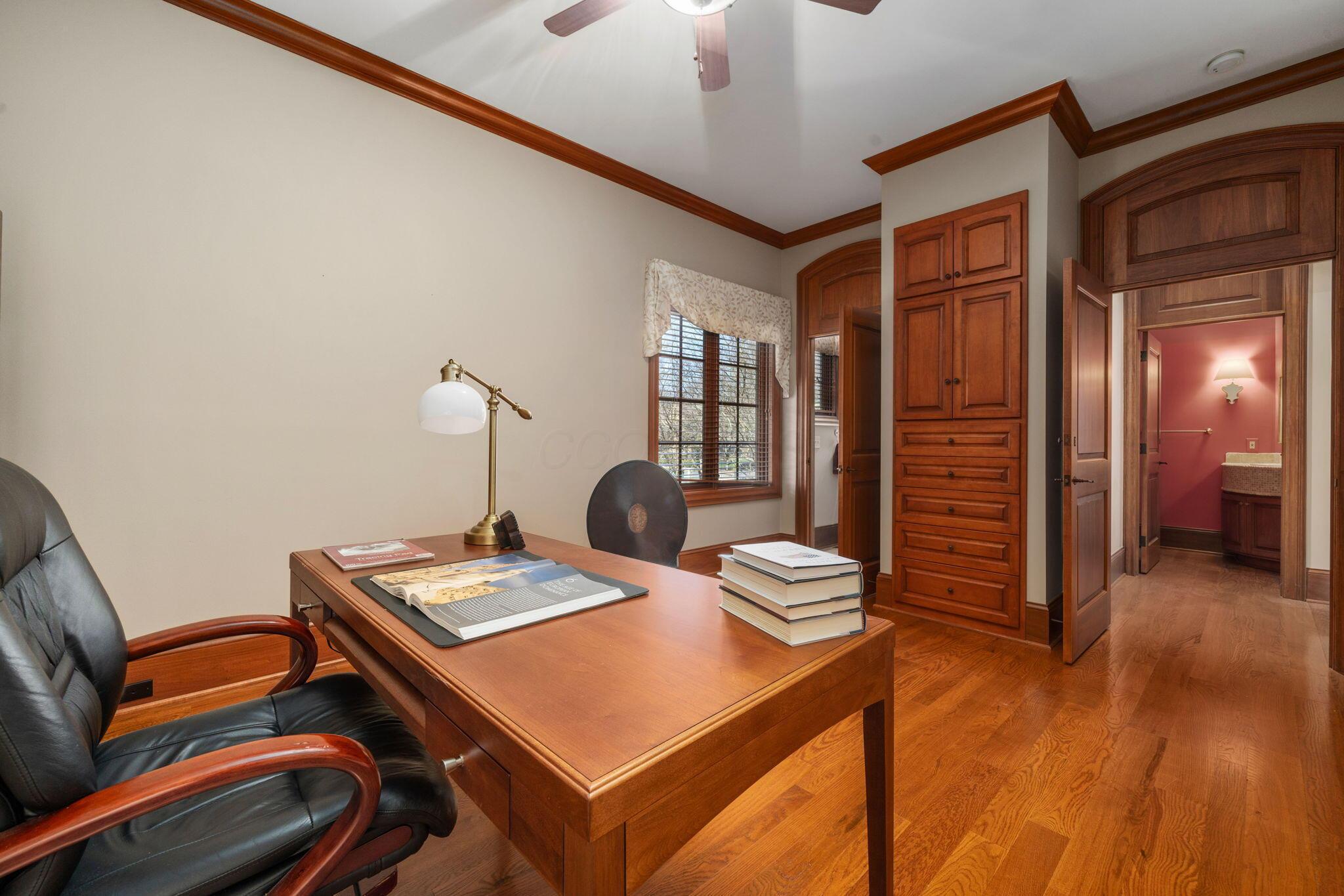 7871 Calverton Square