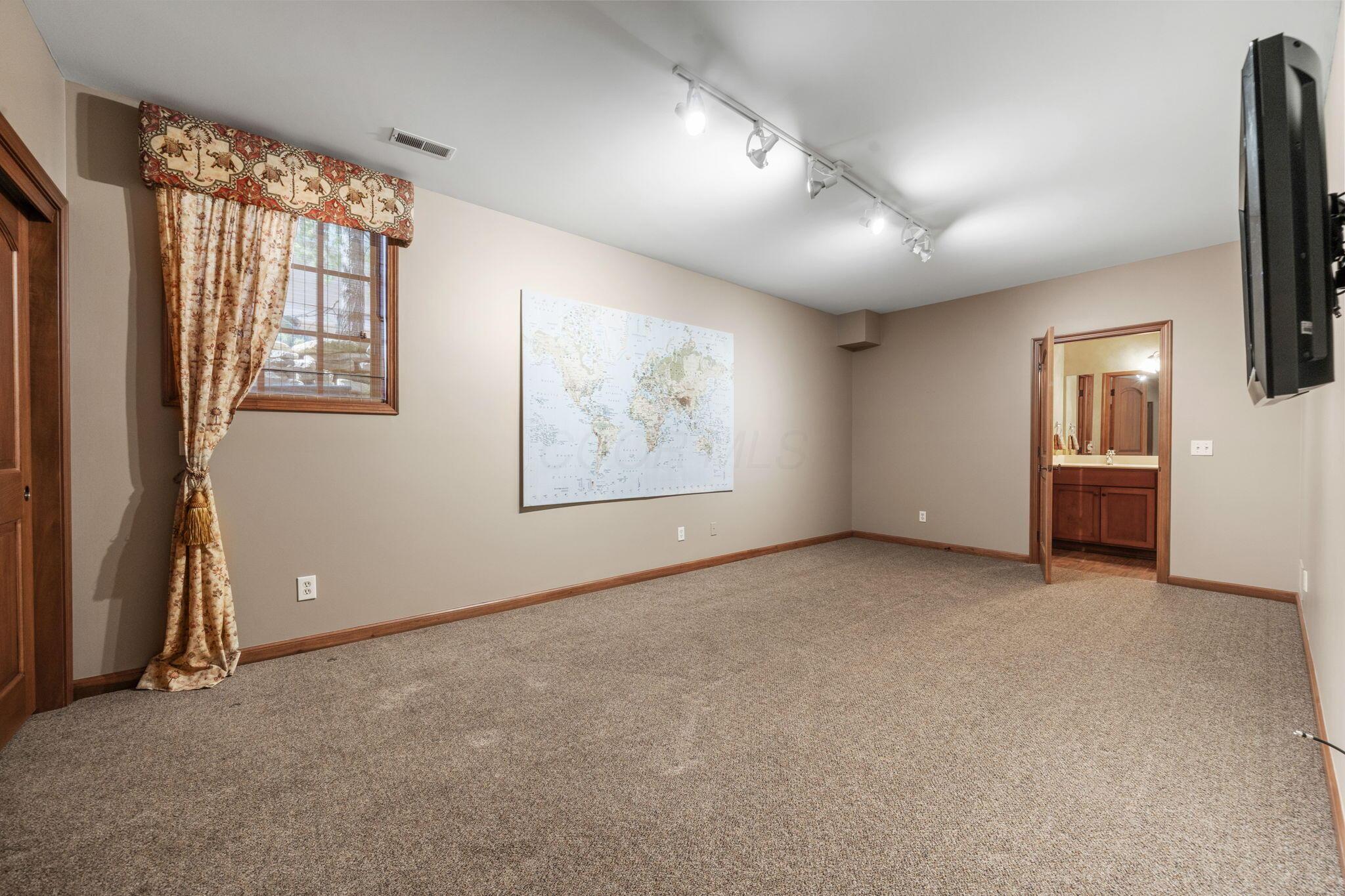 7871 Calverton Square