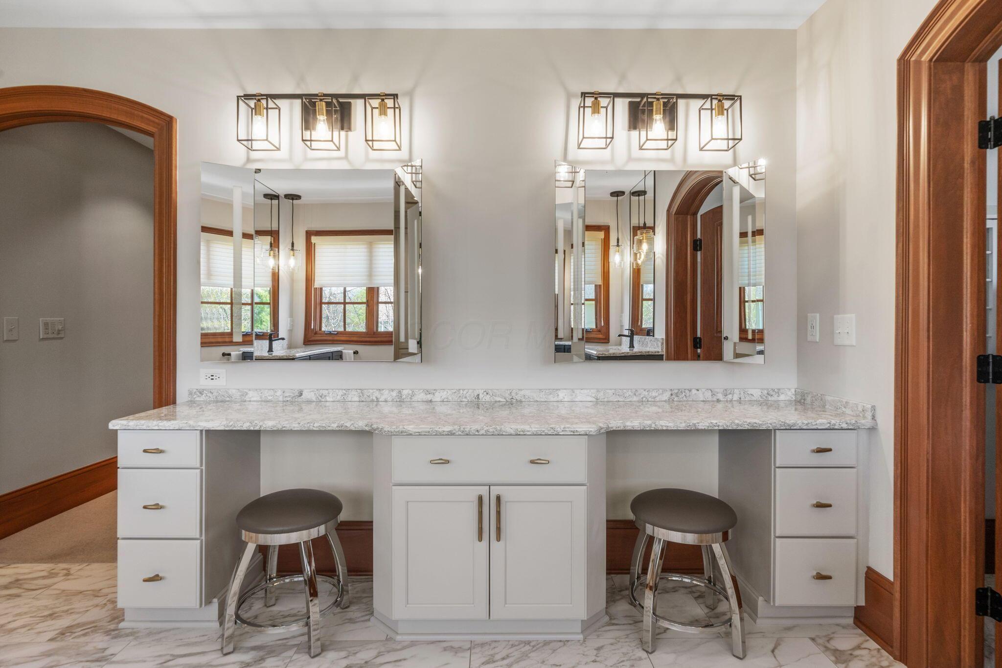 7871 Calverton Square