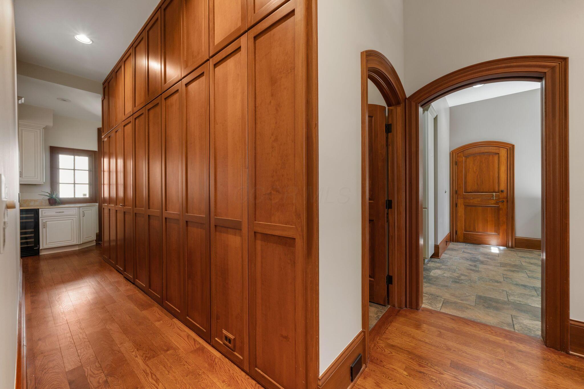 7871 Calverton Square