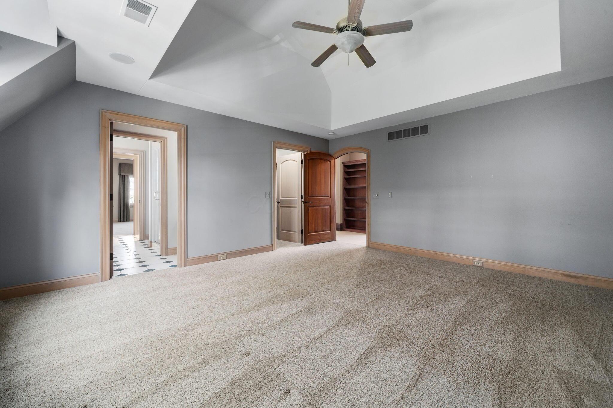 7871 Calverton Square