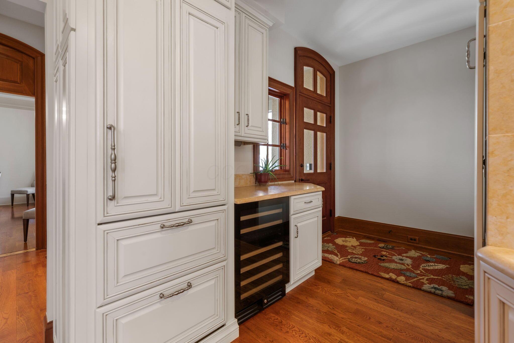 7871 Calverton Square