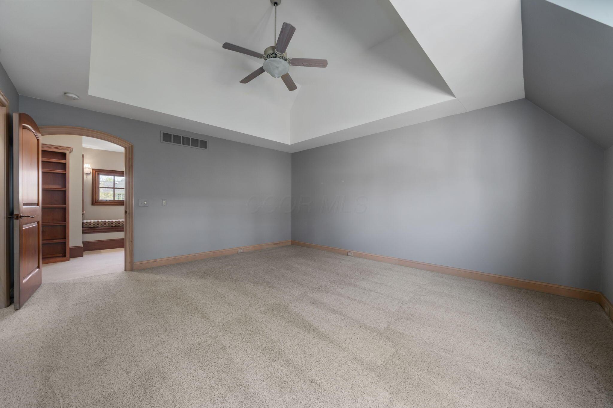 7871 Calverton Square