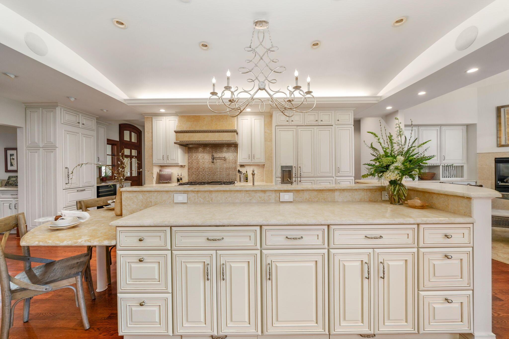 7871 Calverton Square