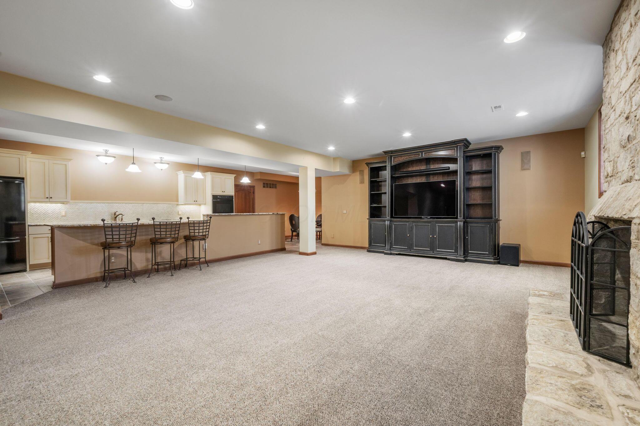 7871 Calverton Square