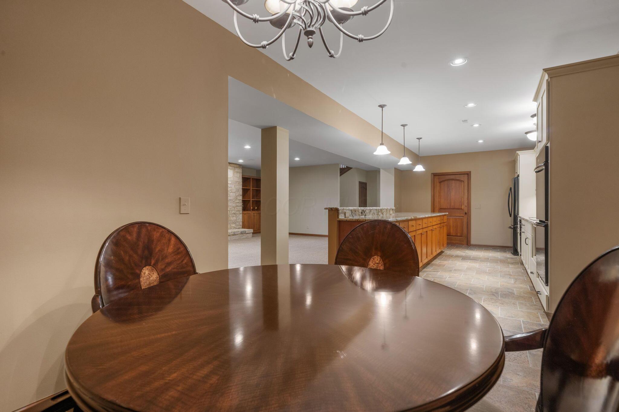 7871 Calverton Square