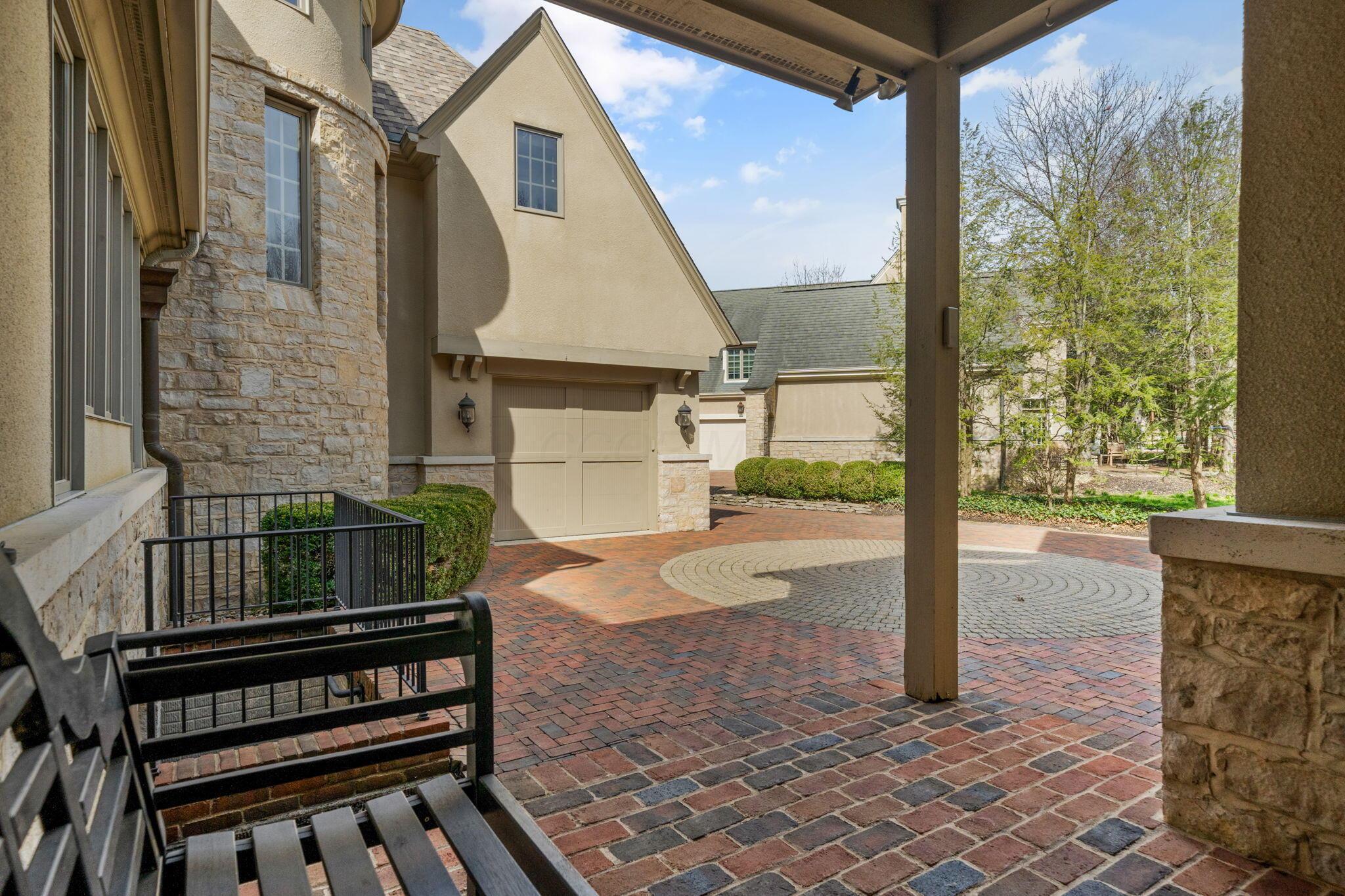 7871 Calverton Square