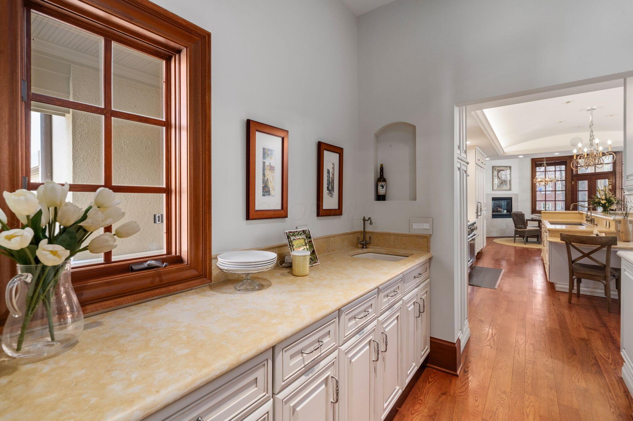 7871 Calverton Square