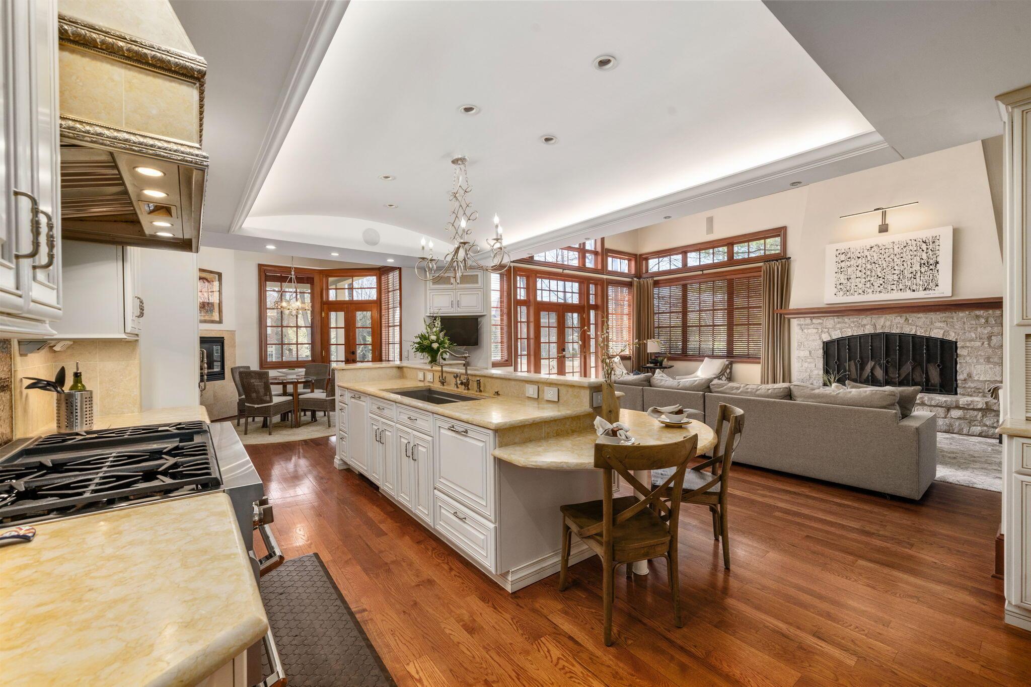 7871 Calverton Square