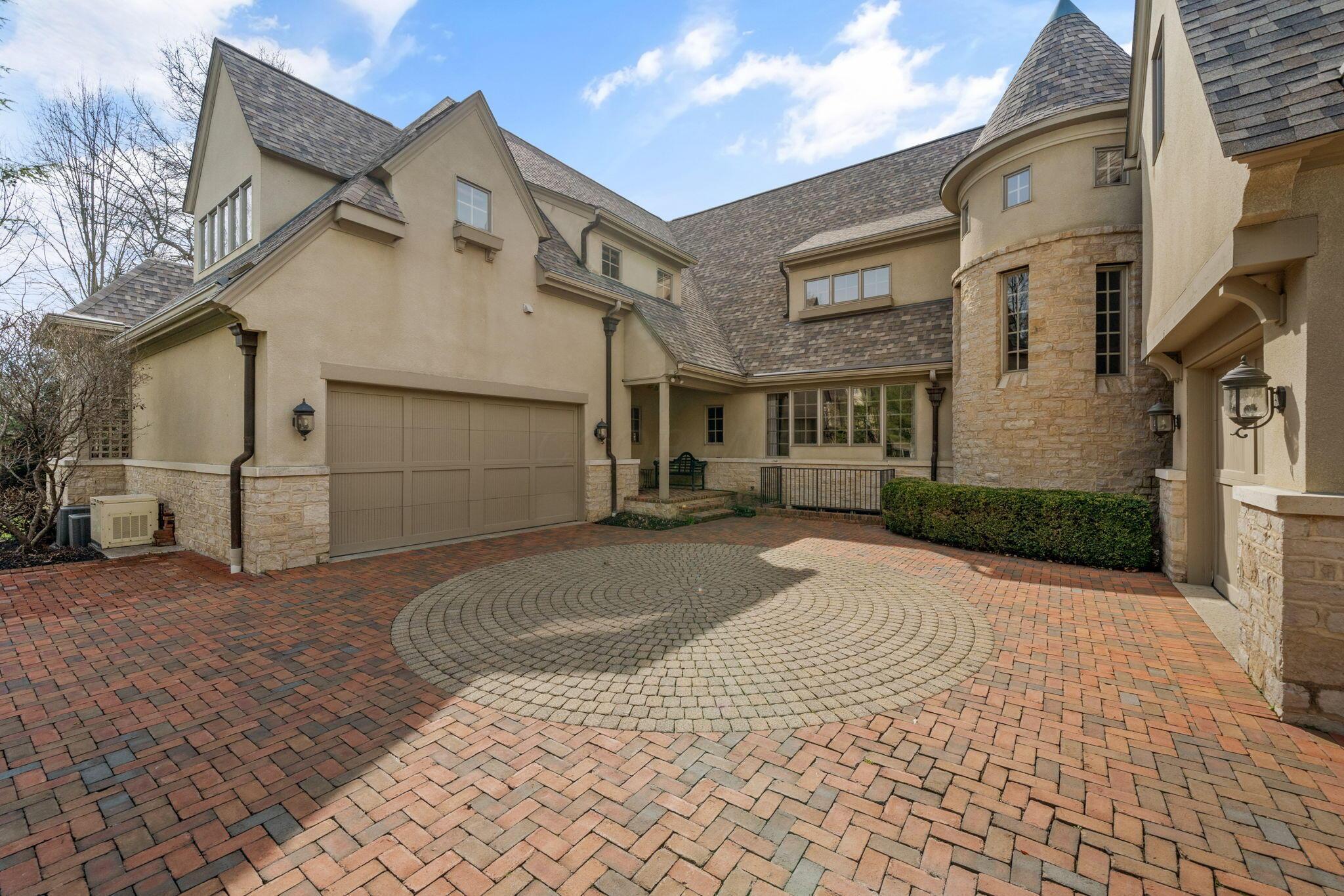 7871 Calverton Square