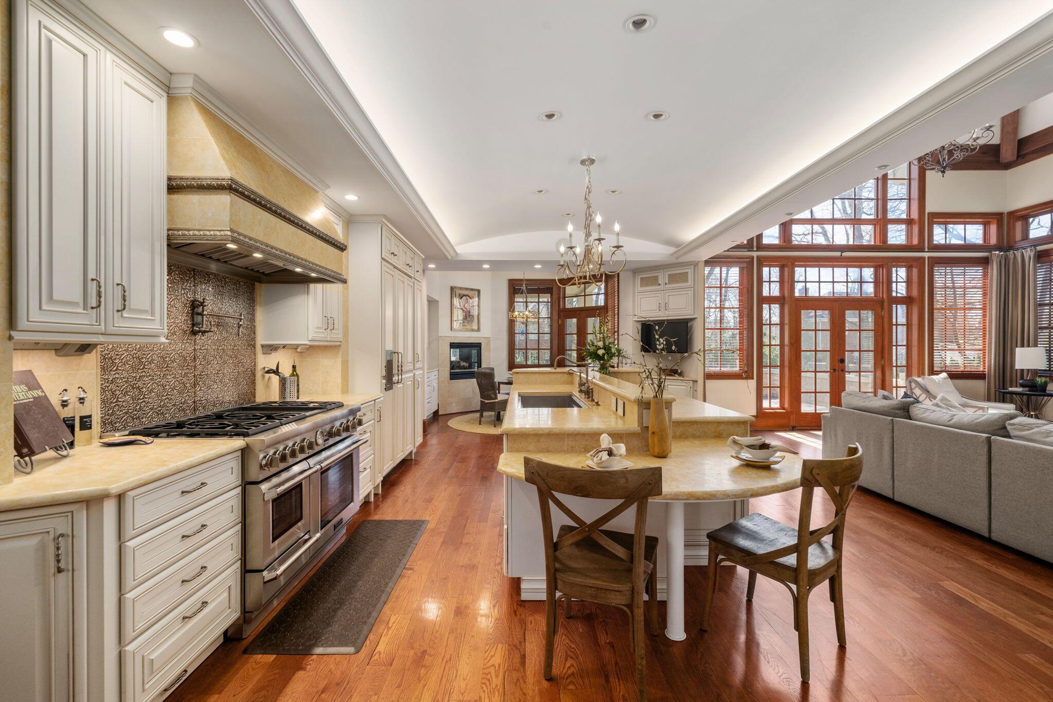 7871 Calverton Square