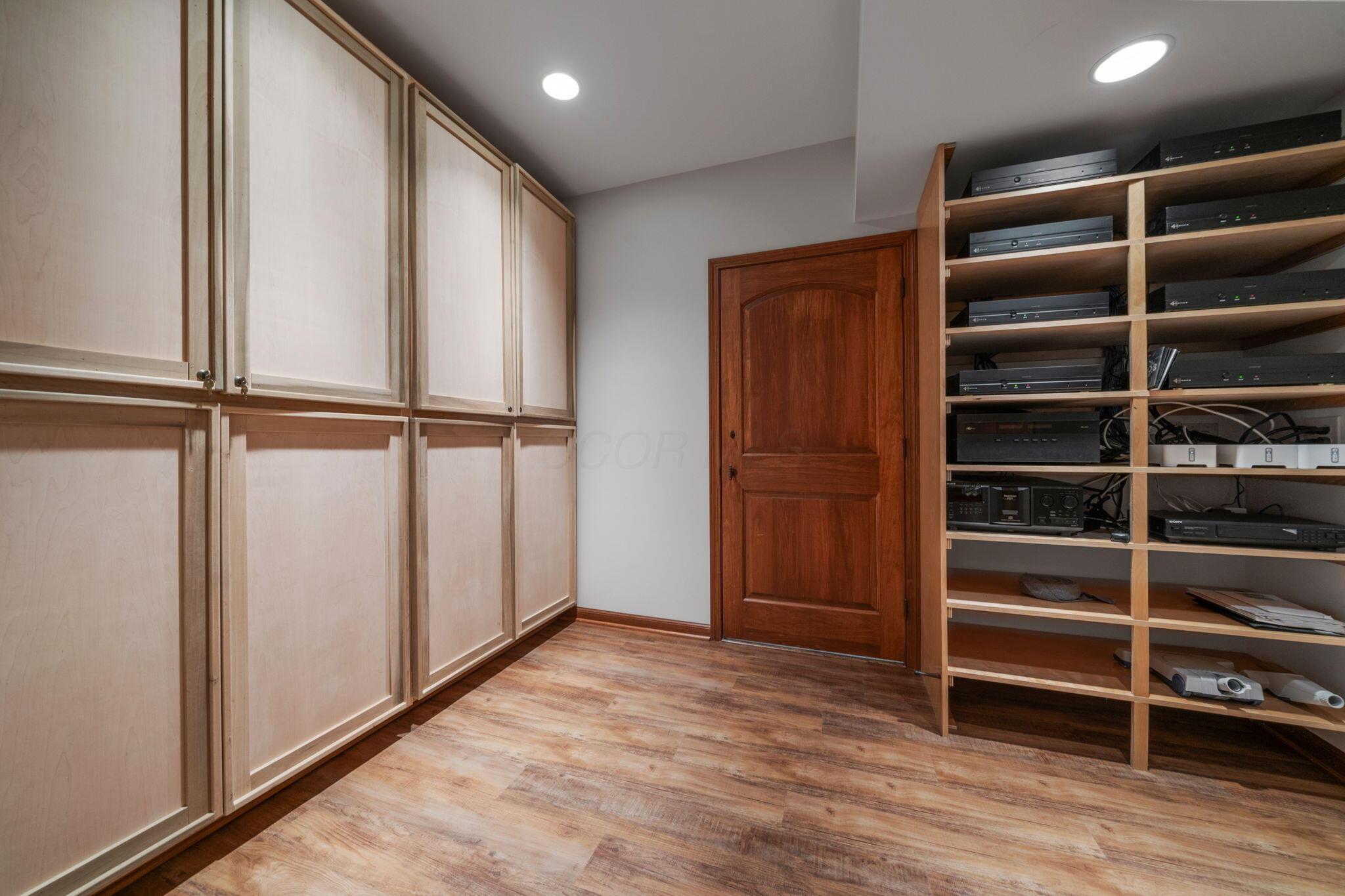 7871 Calverton Square